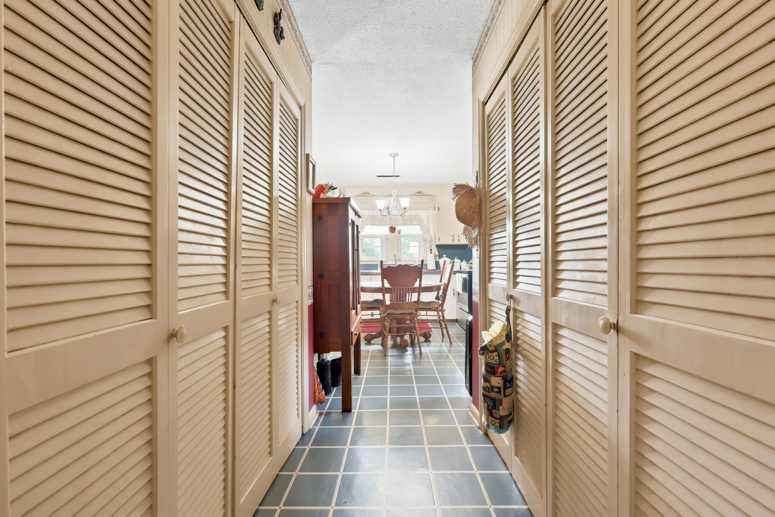 613 Elizabeth St. Property Photo 16