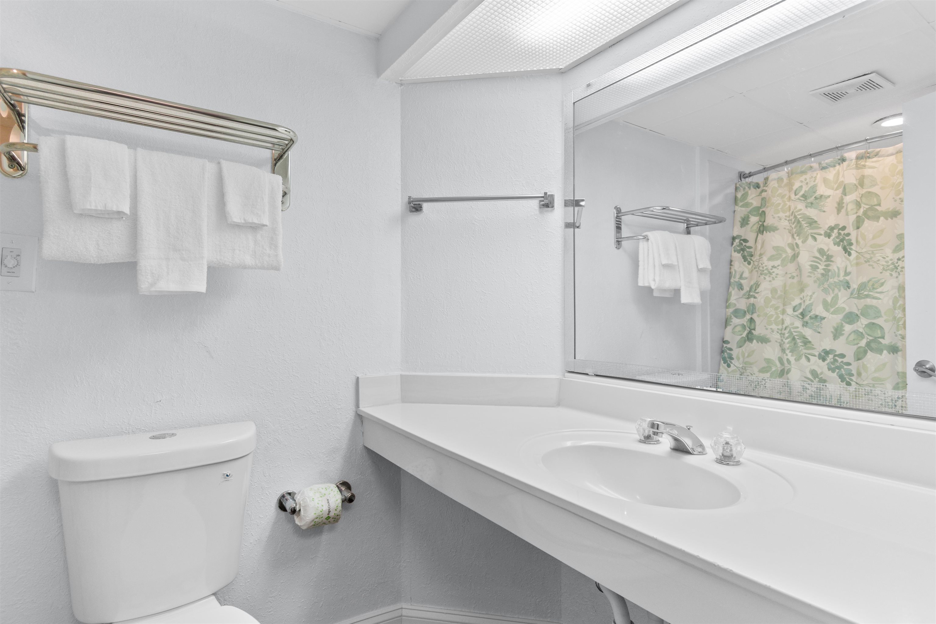 2300 N Ocean Blvd. Property Photo 10