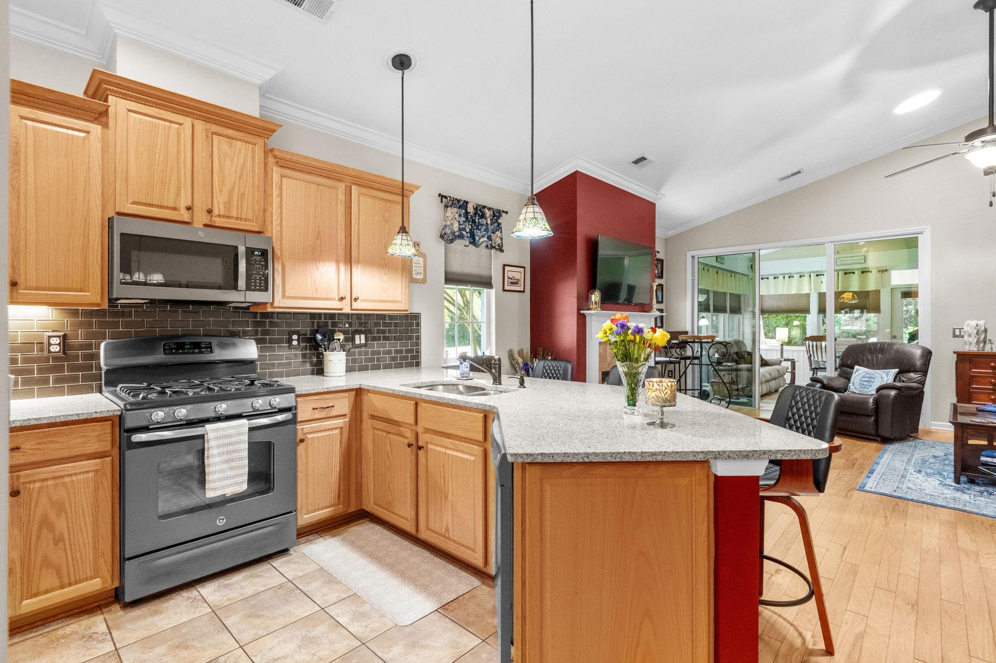 701 Bay Hill Ct. Property Photo 10