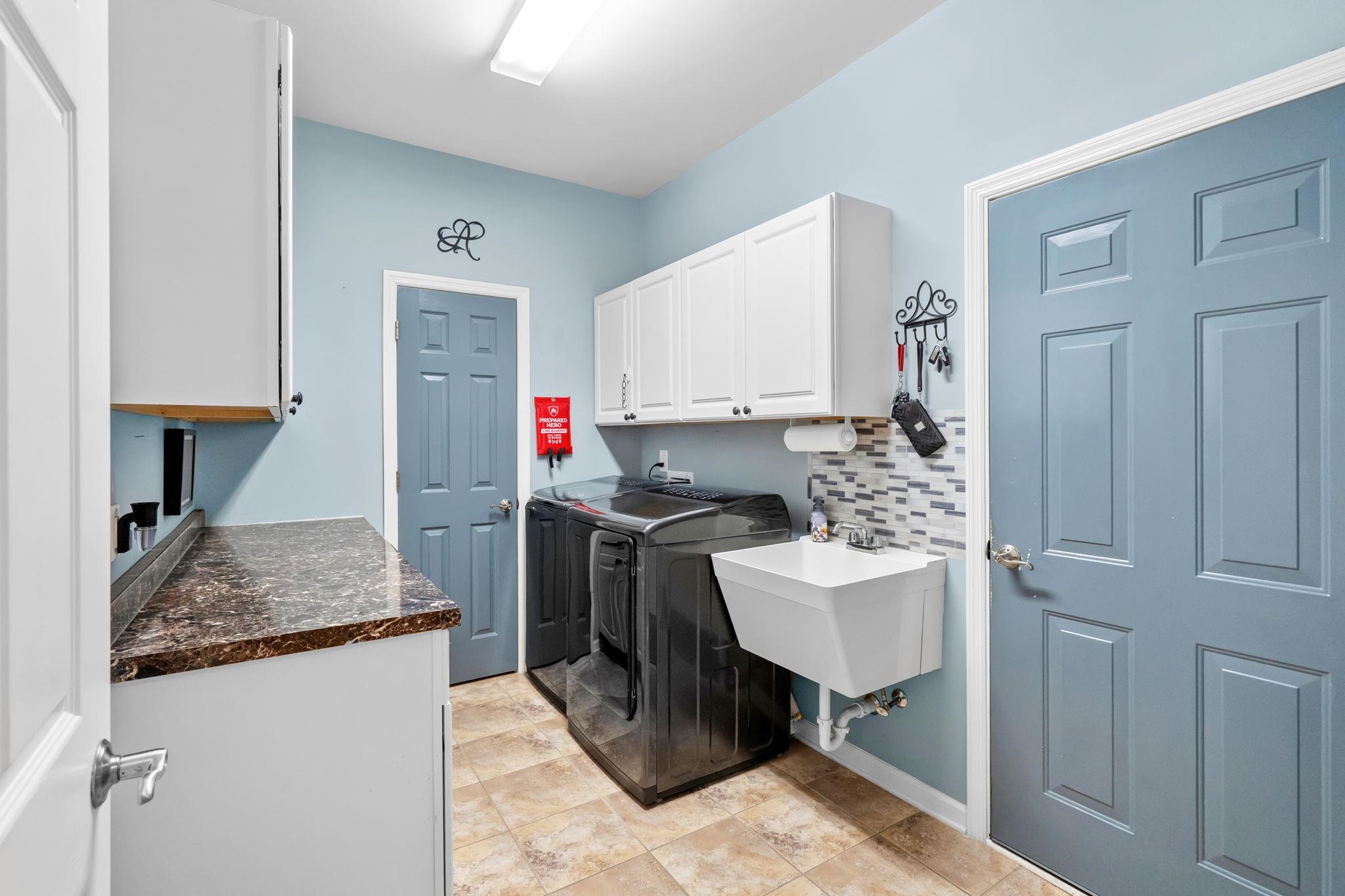 701 Bay Hill Ct. Property Photo 34