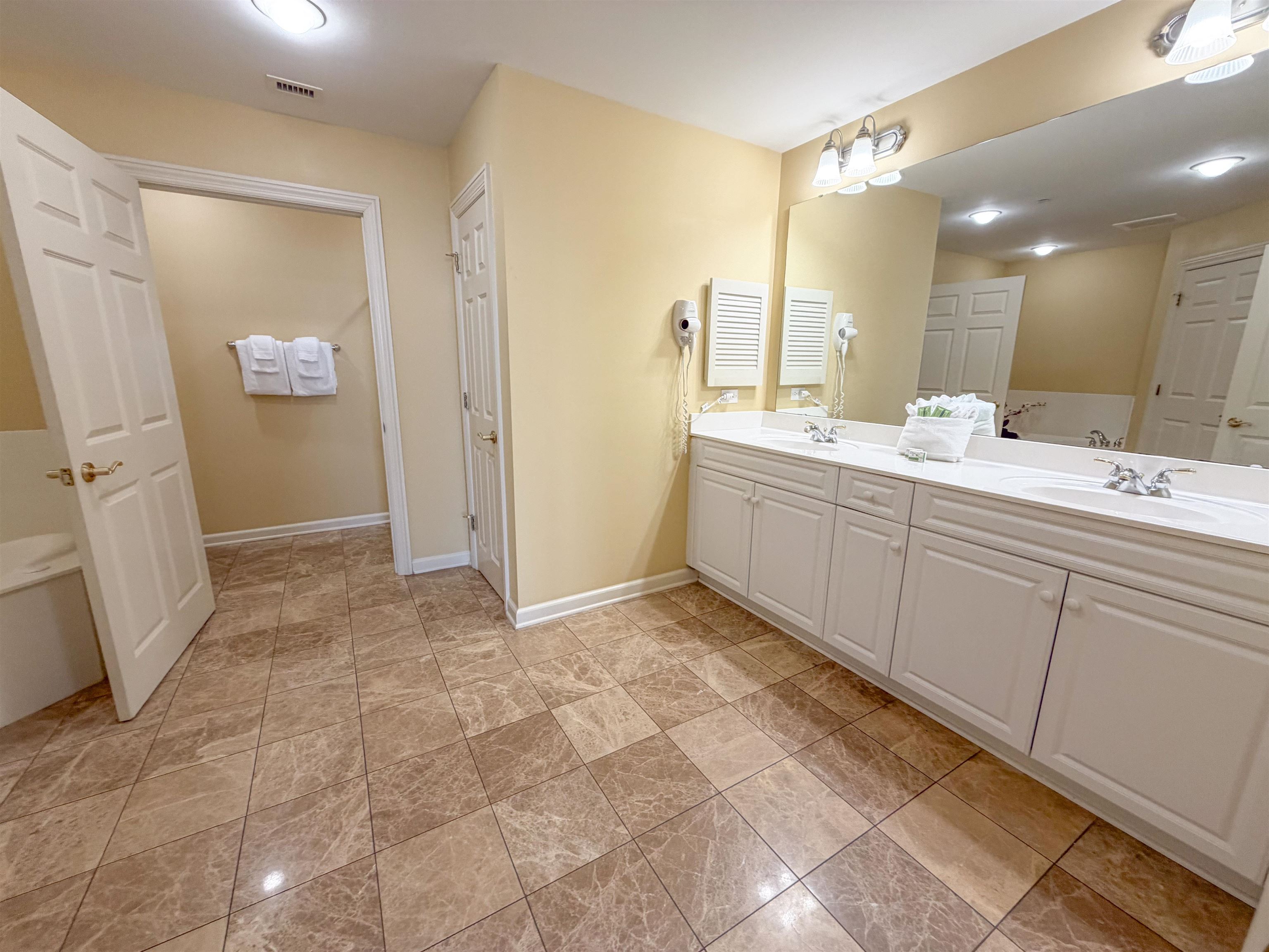 8500 Margate Circle Property Photo 21