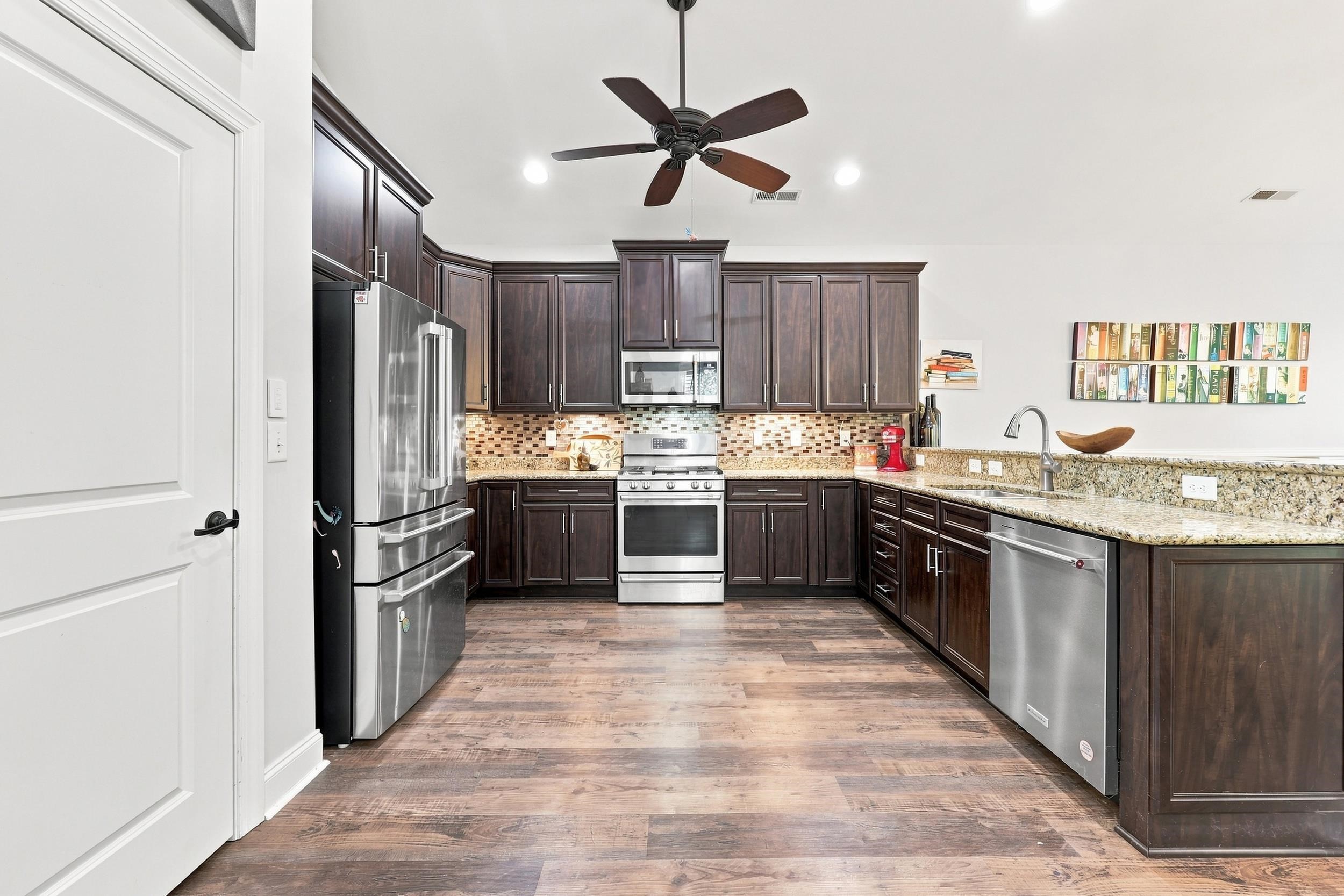 1422 Cottage Cove Circle Property Photo 4