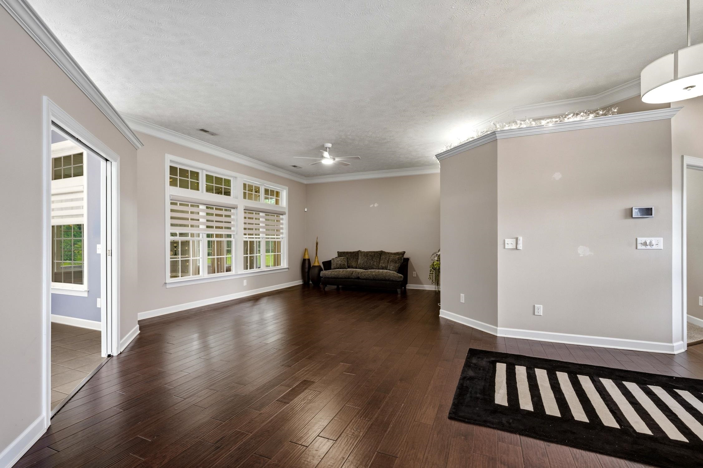 101 Pickering Dr. Property Photo 6