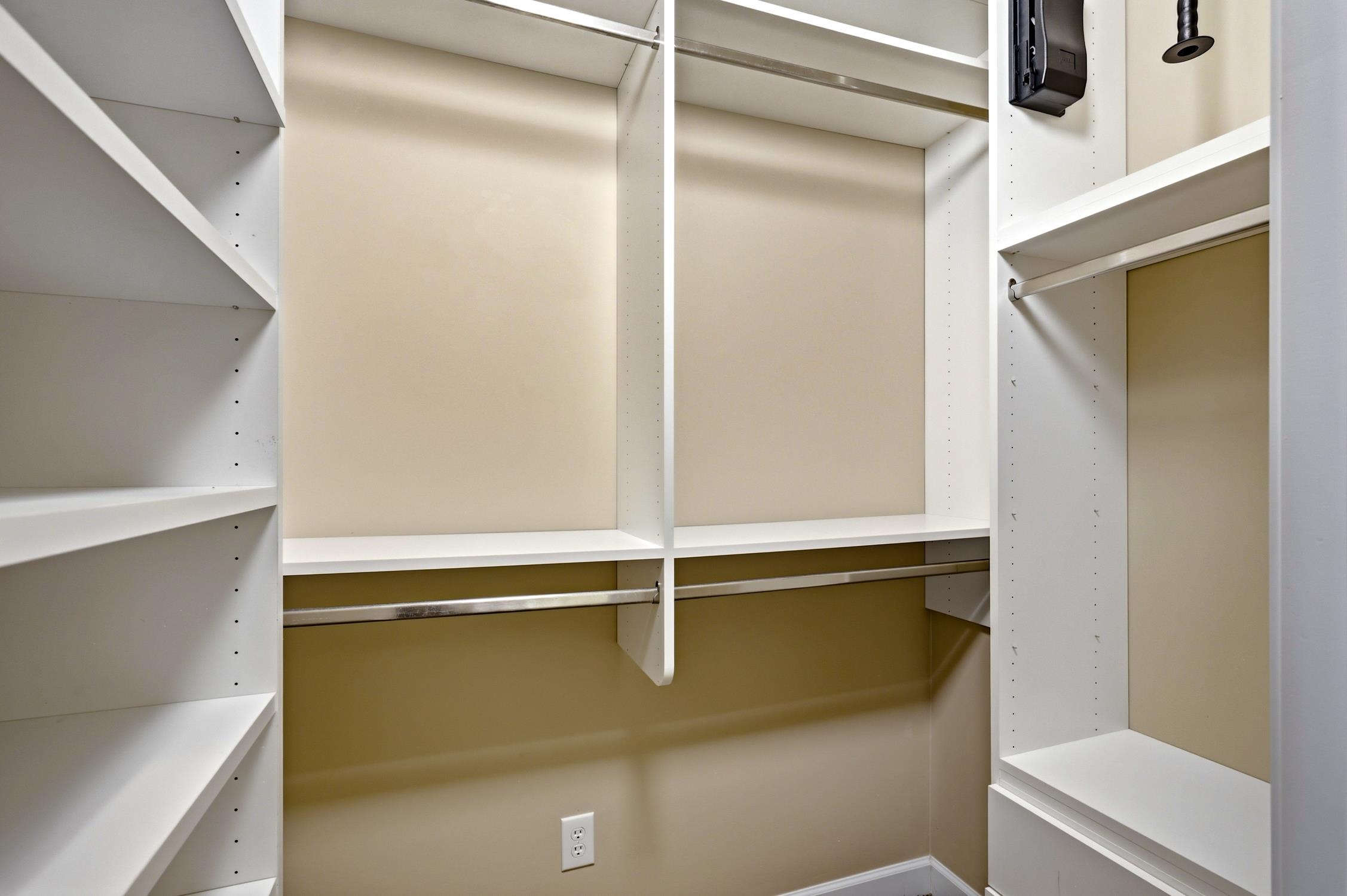 101 Pickering Dr. Property Photo 23