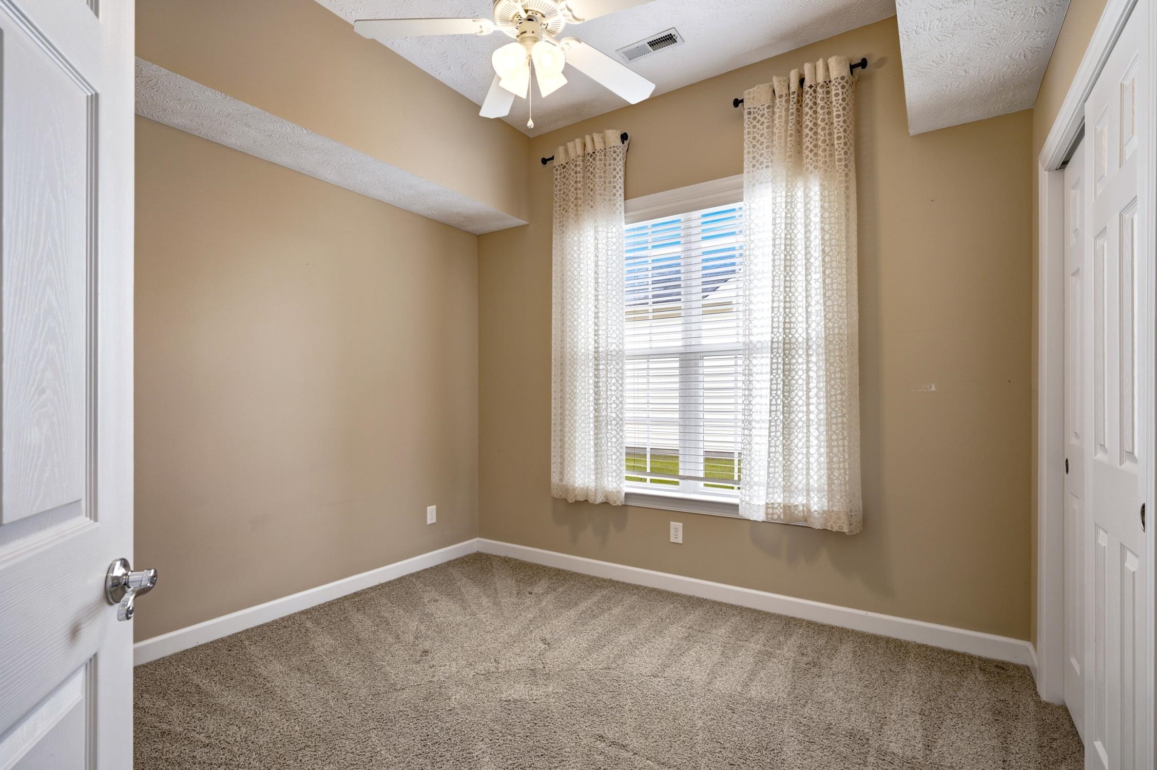 101 Pickering Dr. Property Photo 28