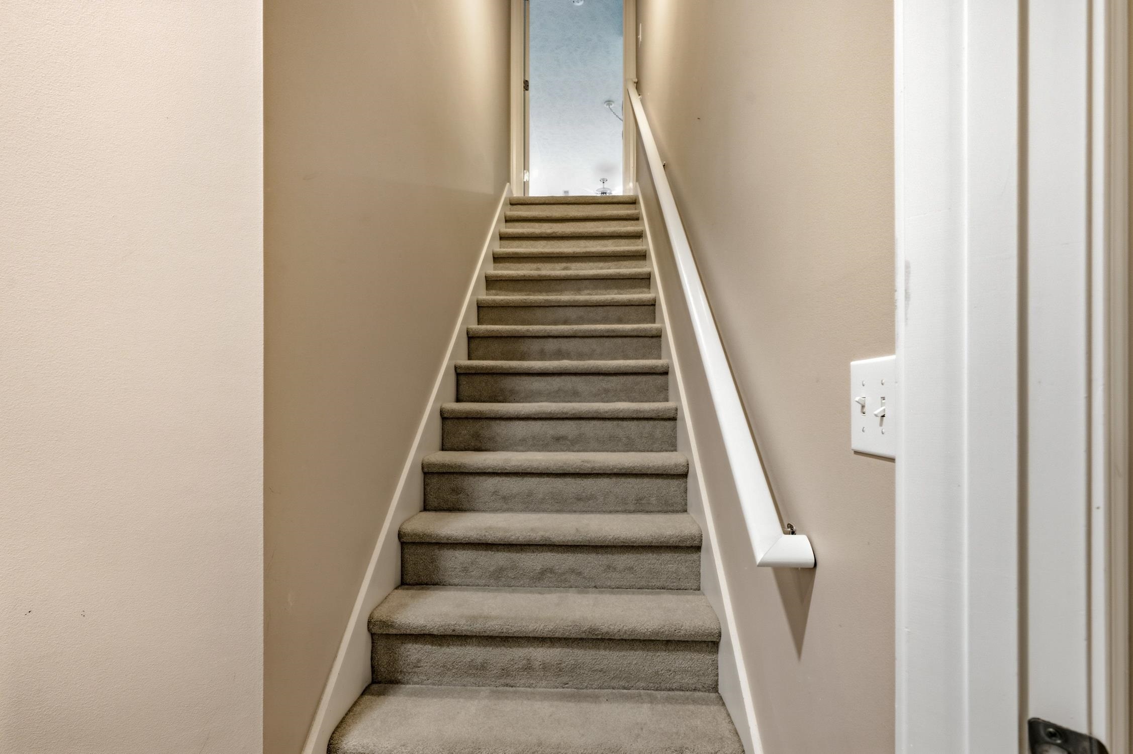 101 Pickering Dr. Property Photo 32