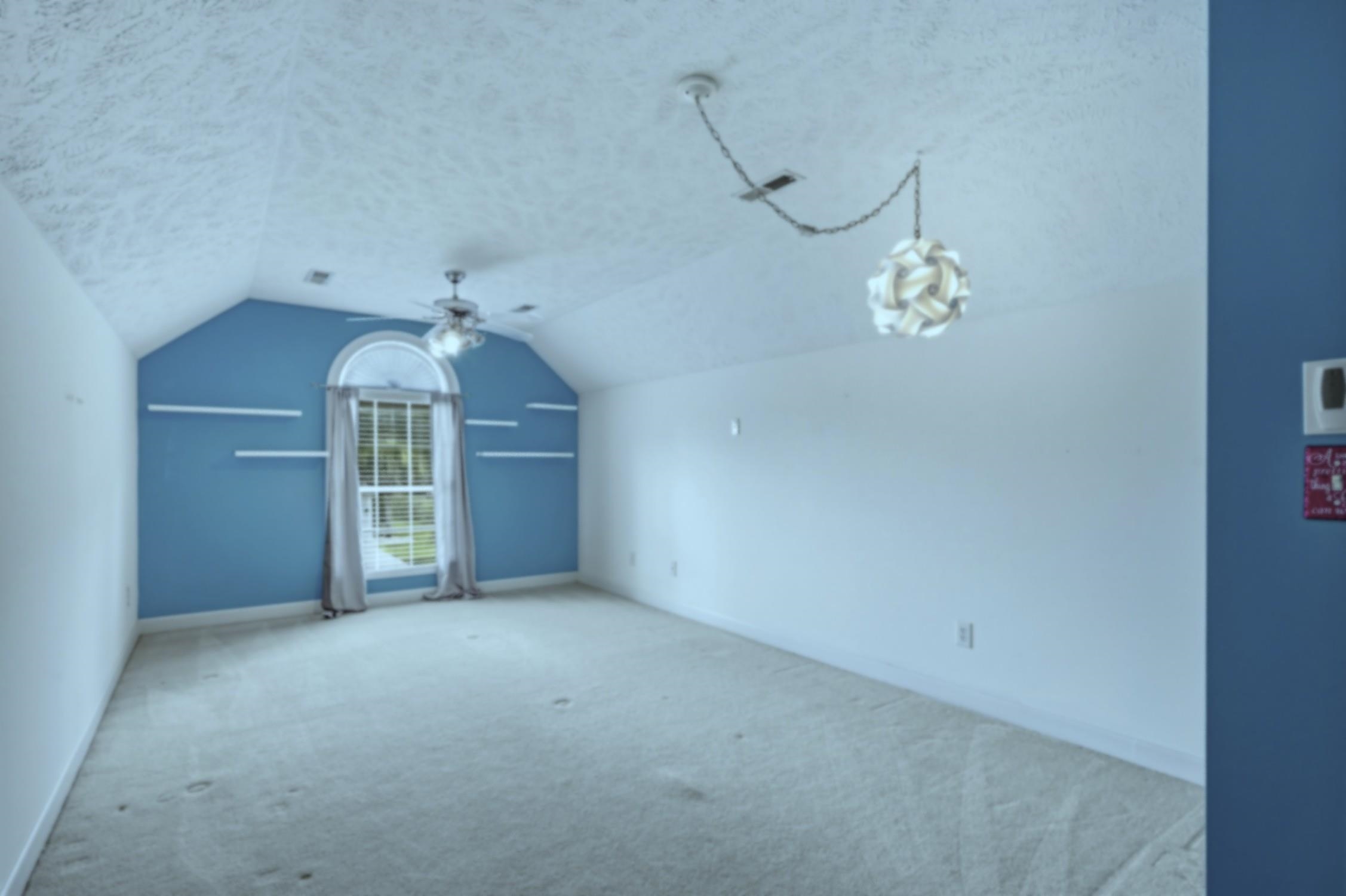 101 Pickering Dr. Property Photo 33