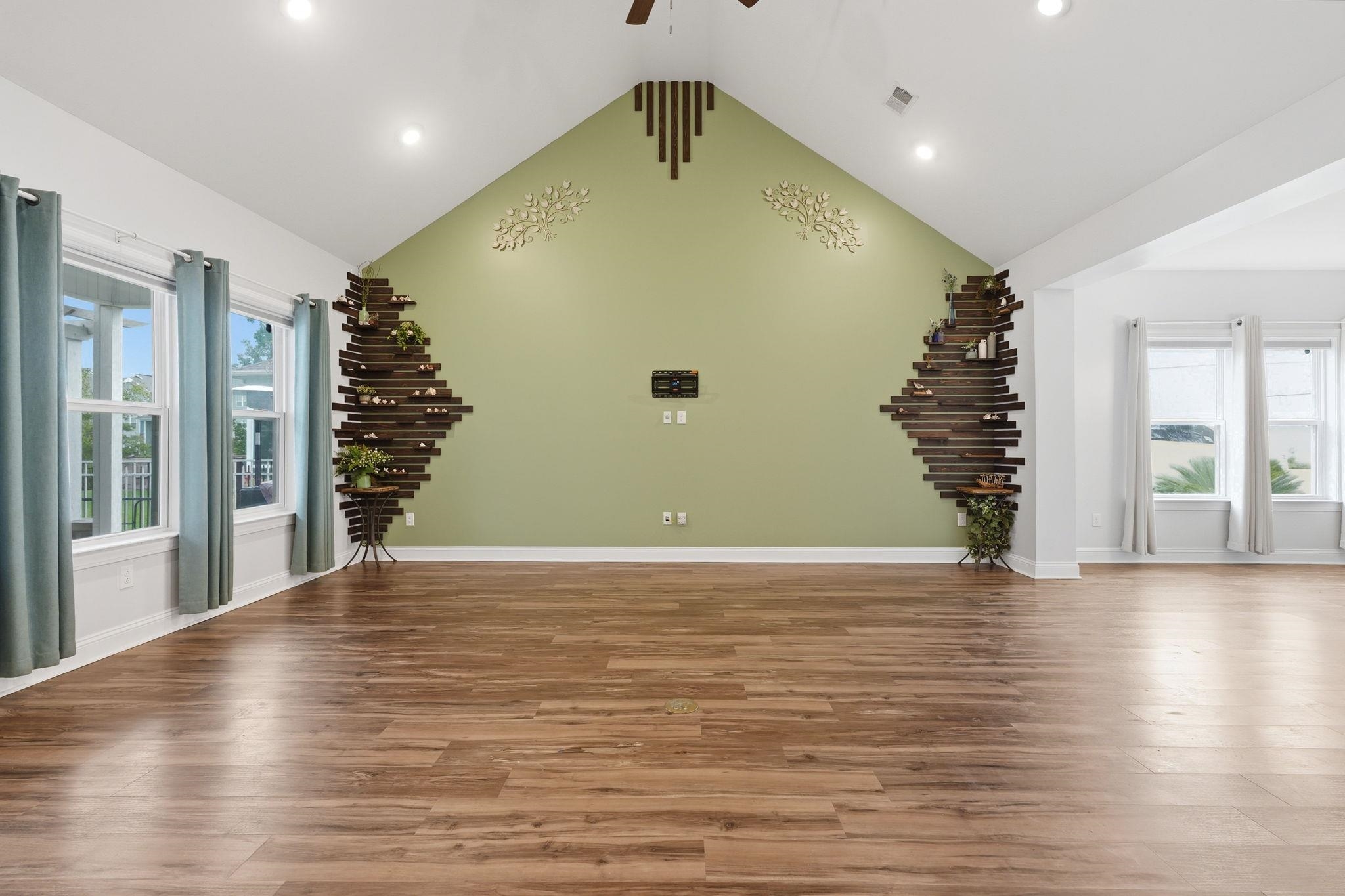 564 Hickman St. Property Photo 14
