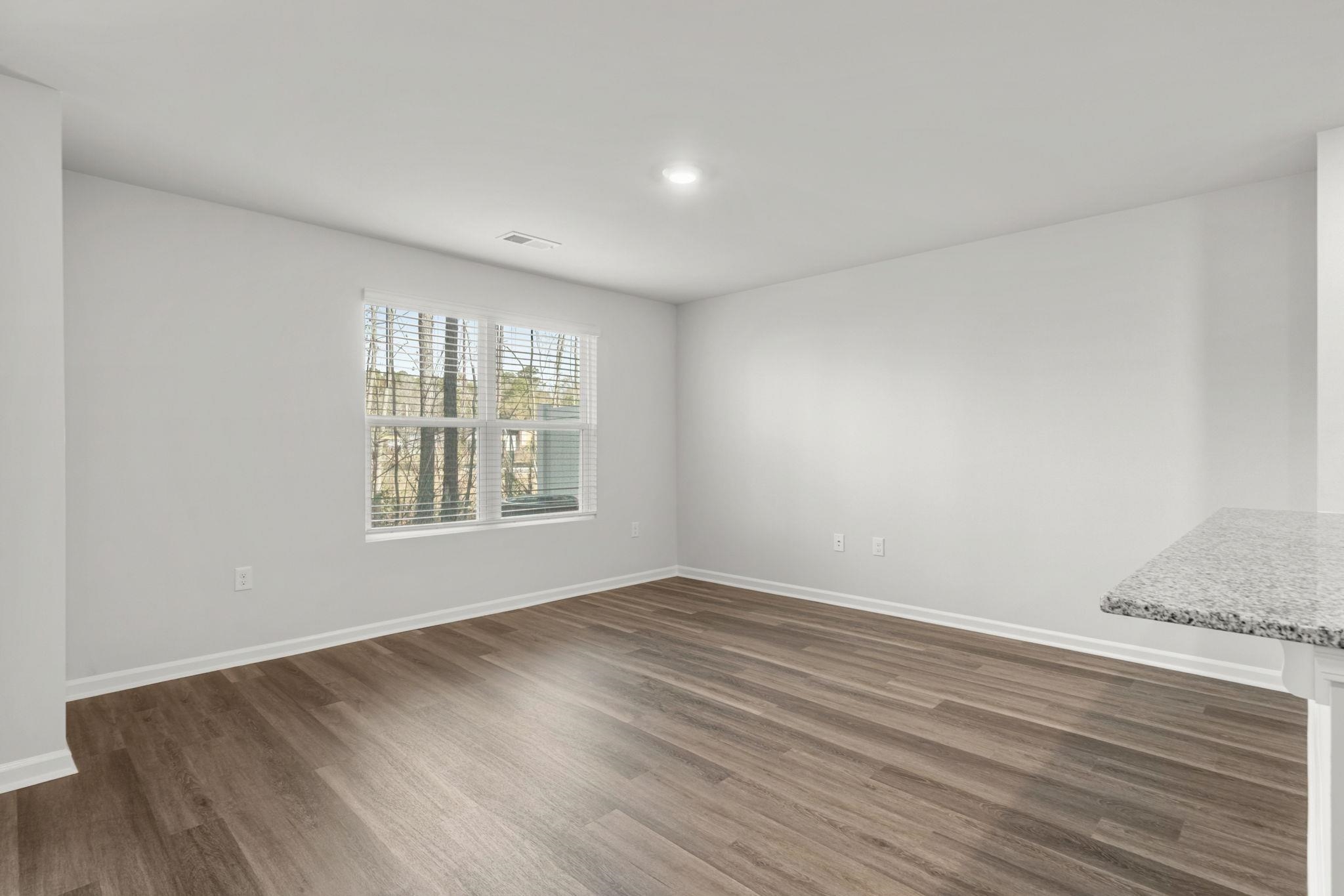 539 Gemstone Blvd Property Photo 3