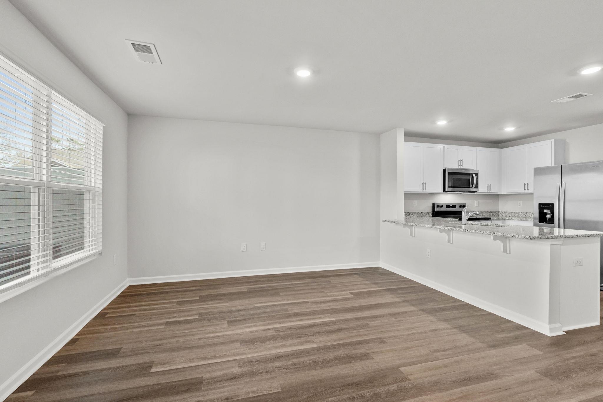 539 Gemstone Blvd Property Photo 5