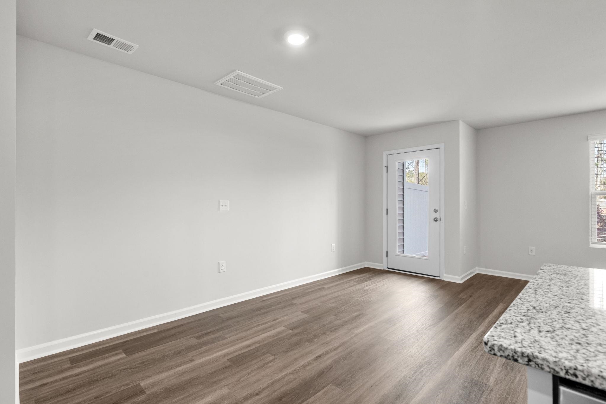 539 Gemstone Blvd Property Photo 16