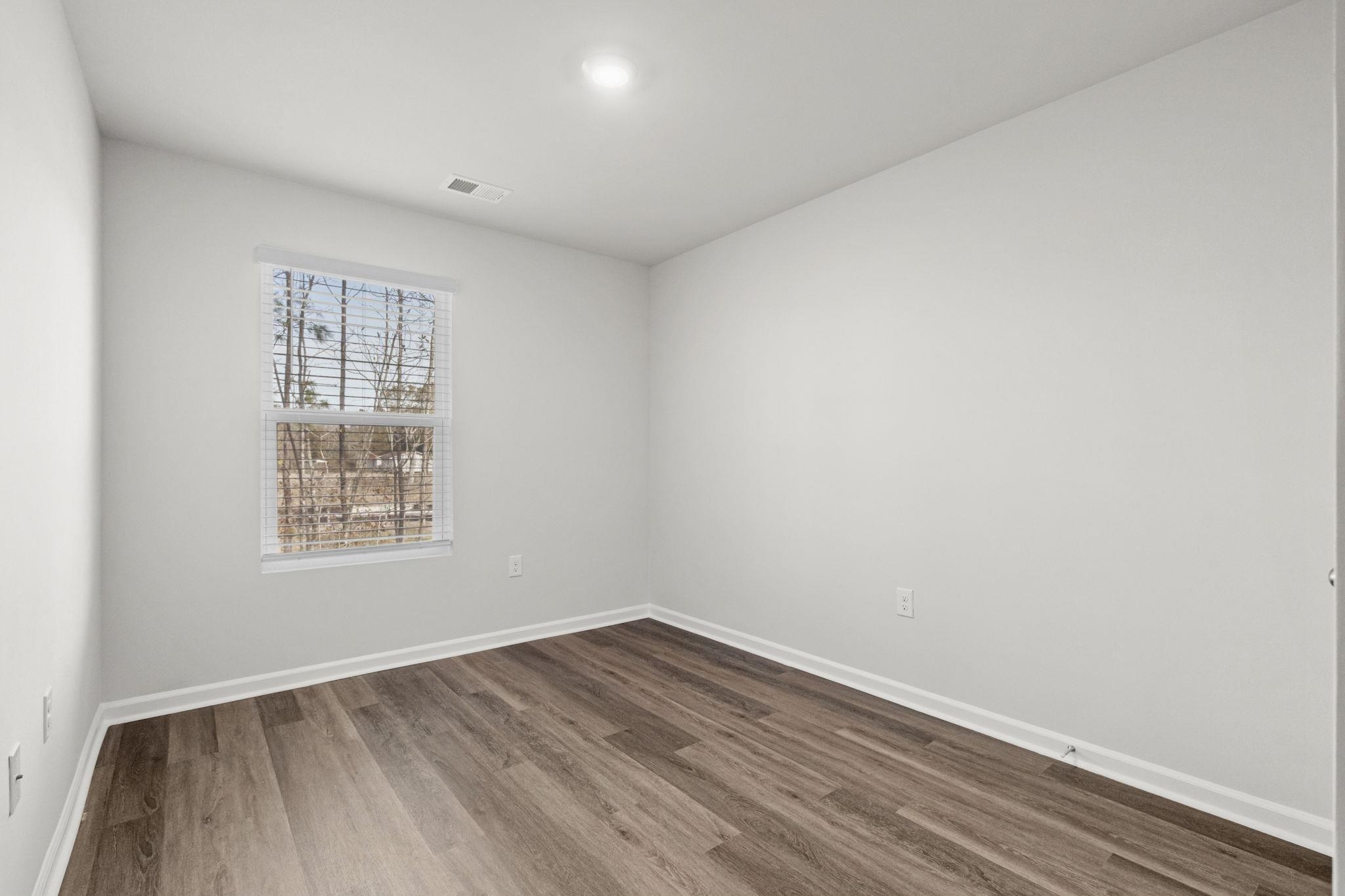 539 Gemstone Blvd Property Photo 23