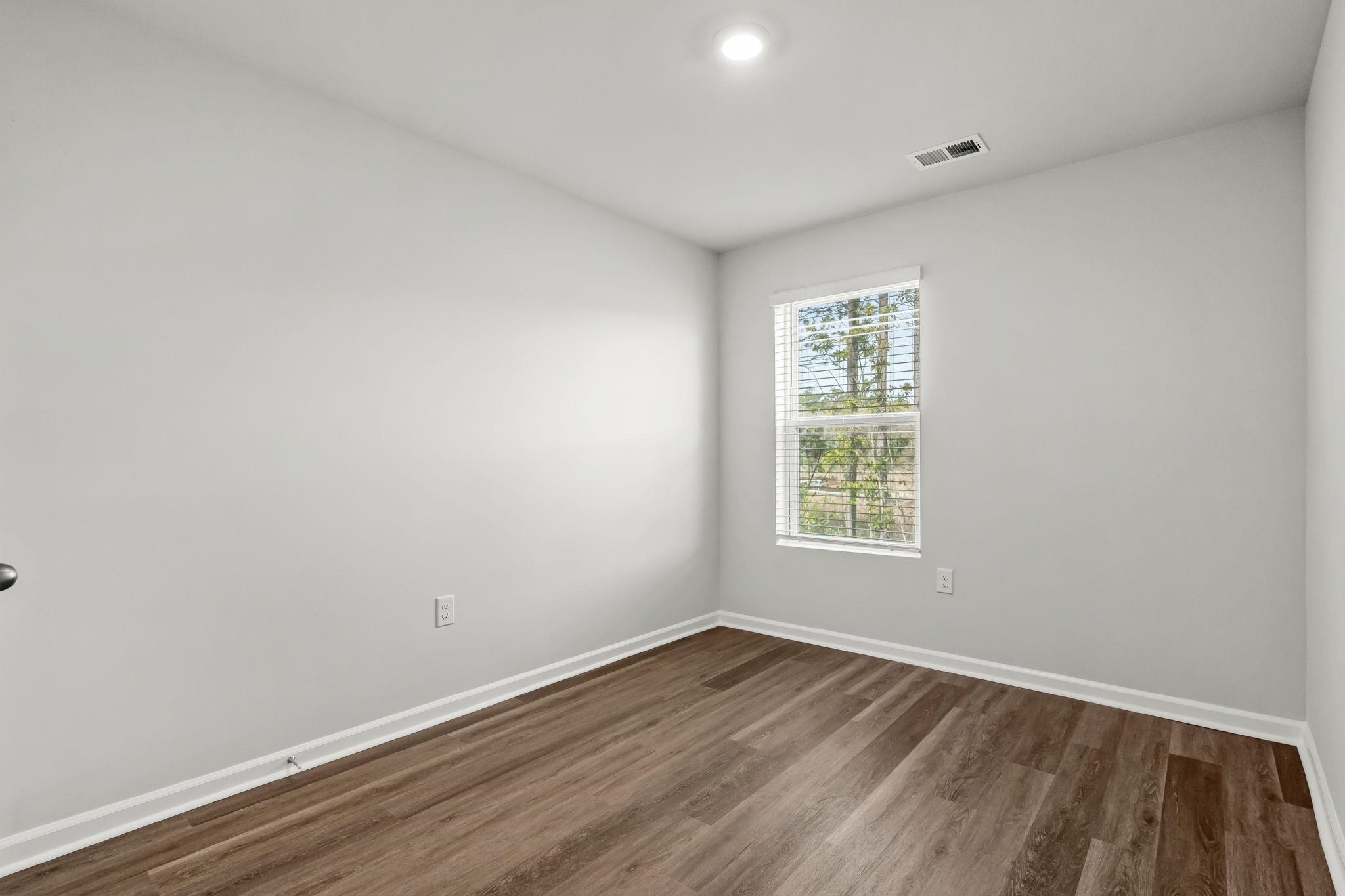 539 Gemstone Blvd Property Photo 24