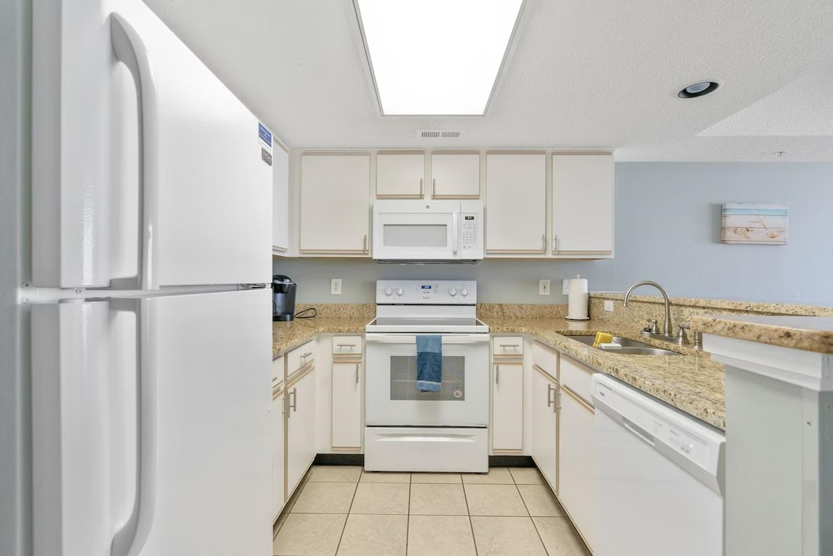 2000 N Ocean Blvd. Property Photo 5