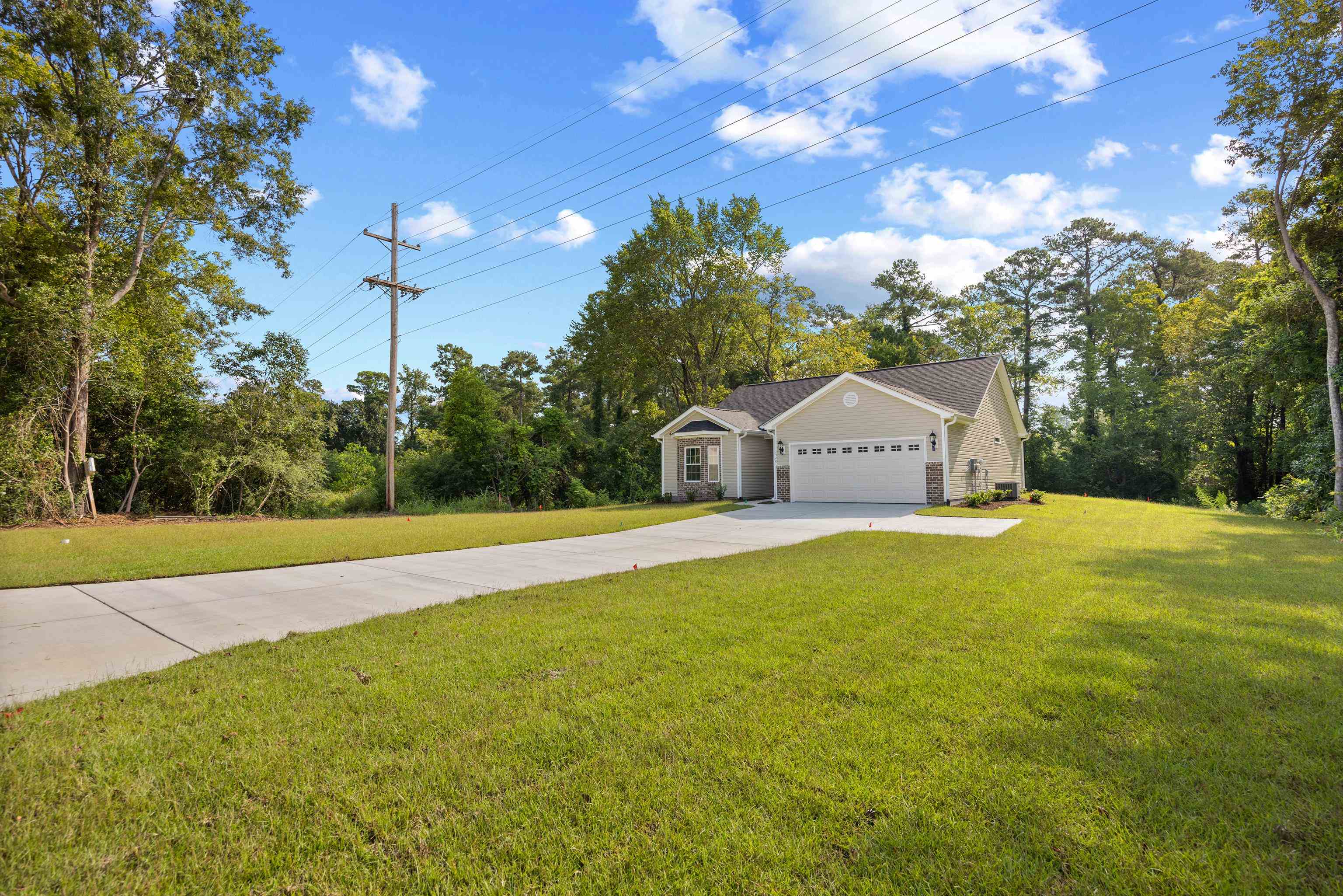 1320 Lakeside Dr. Property Photo 2