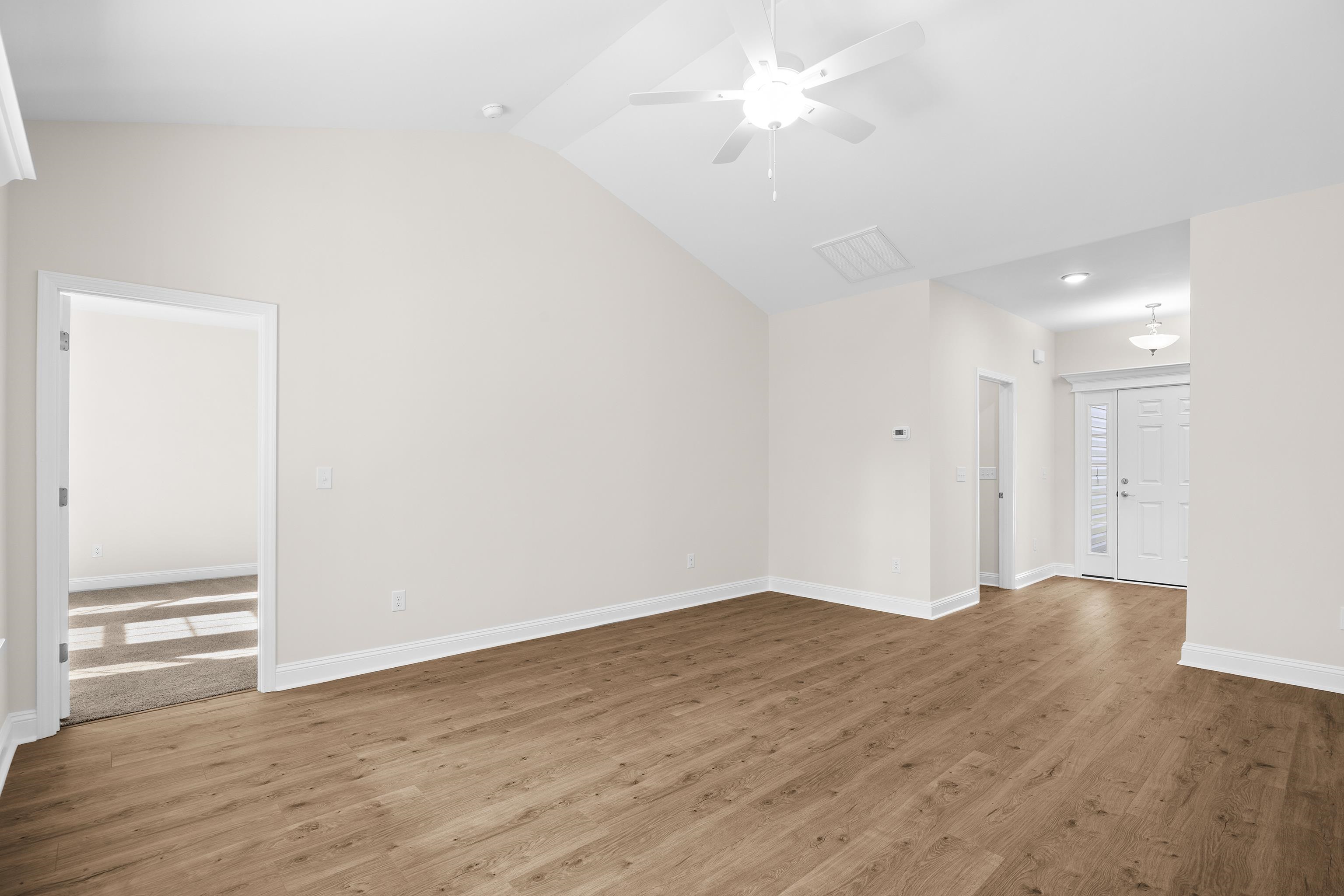 1320 Lakeside Dr. Property Photo 5