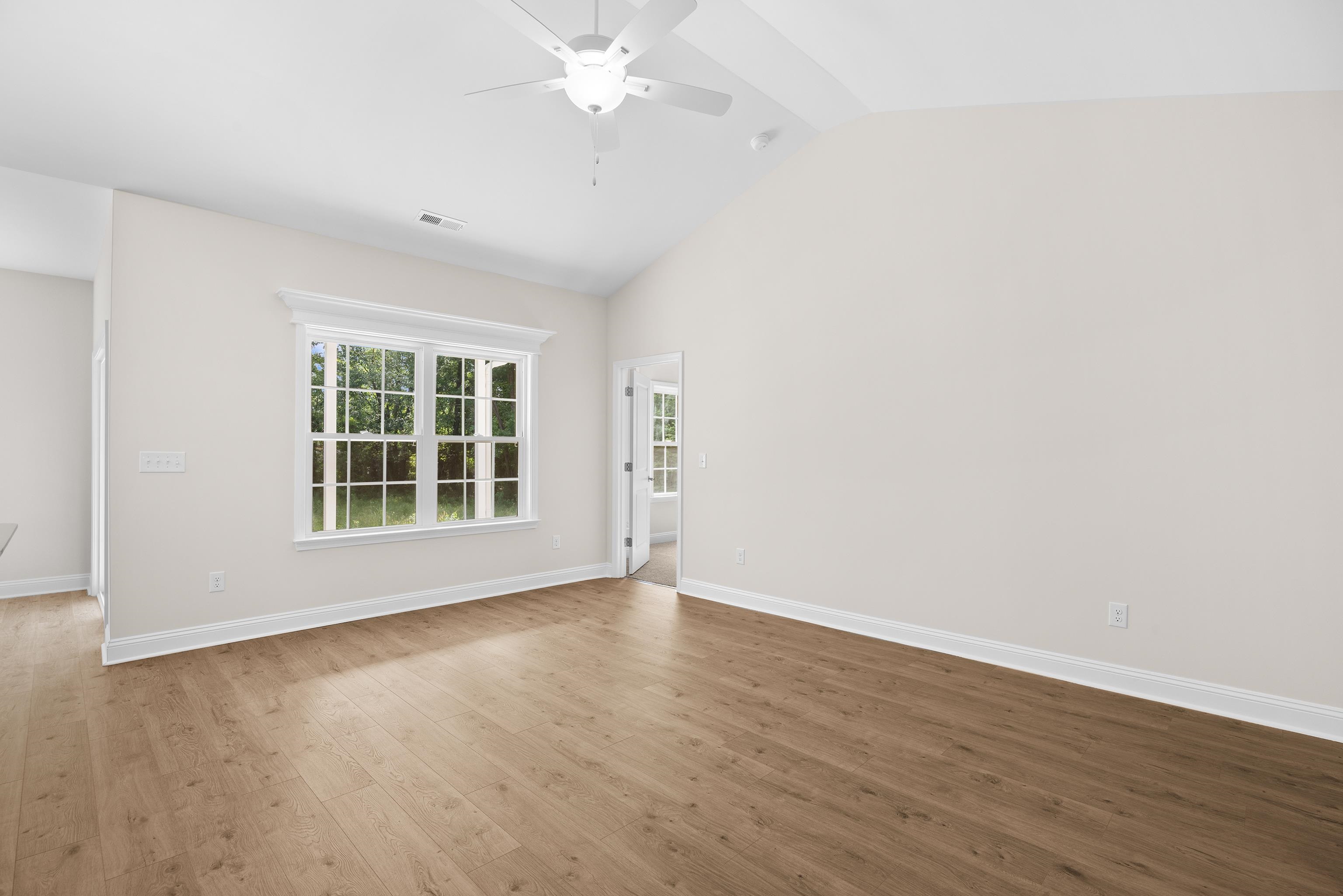 1320 Lakeside Dr. Property Photo 10