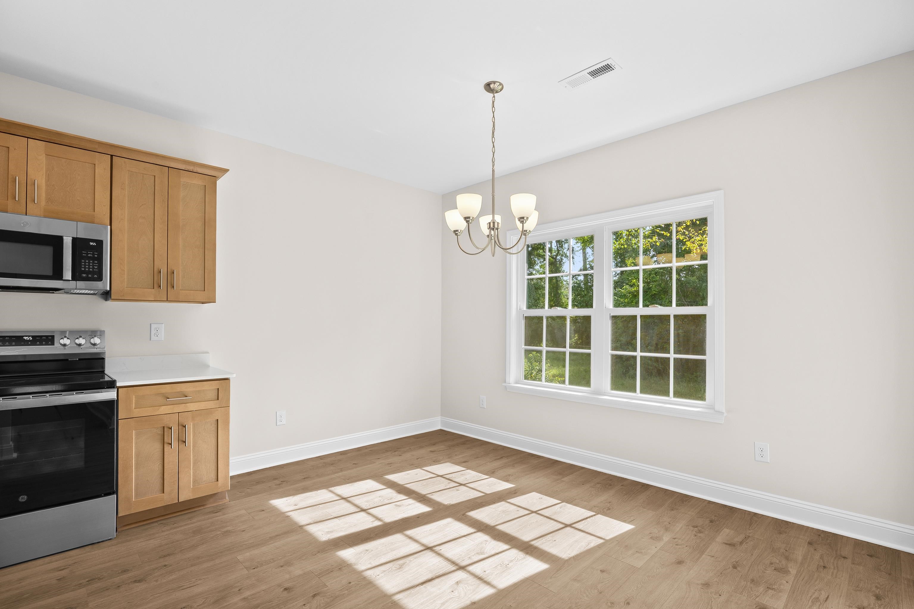 1320 Lakeside Dr. Property Photo 17