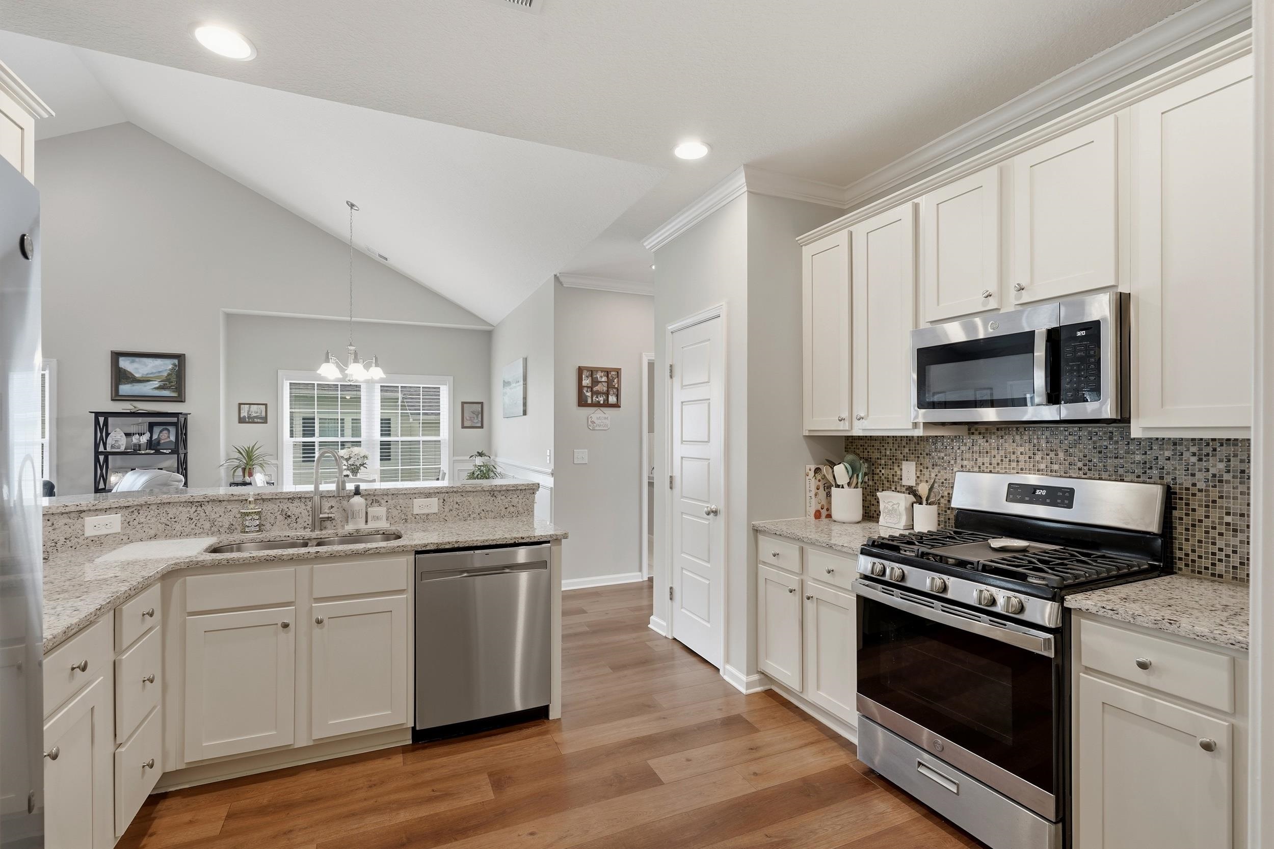 647 Sunnyside Dr. Property Photo 12