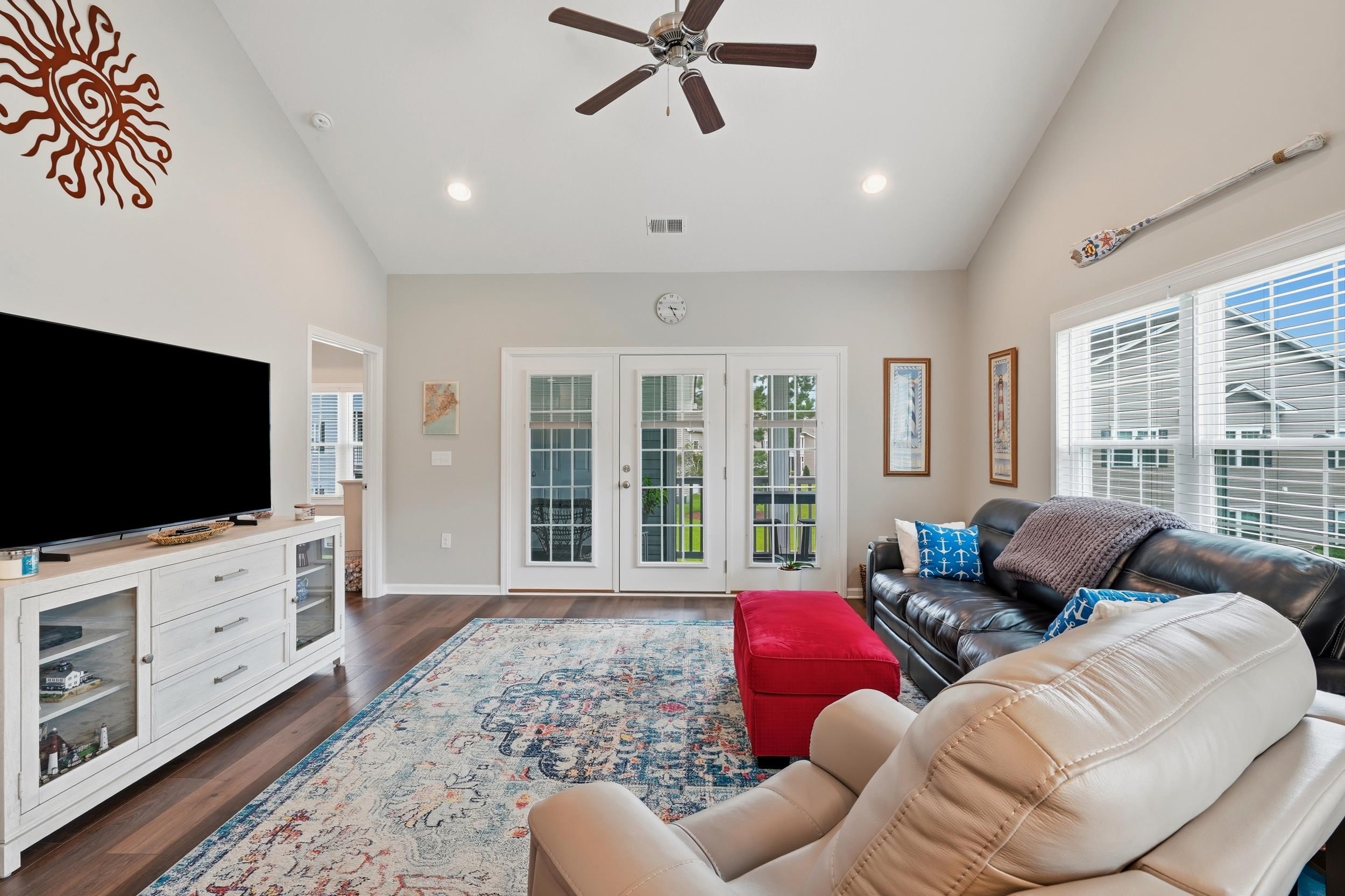 647 Sunnyside Dr. Property Photo 15