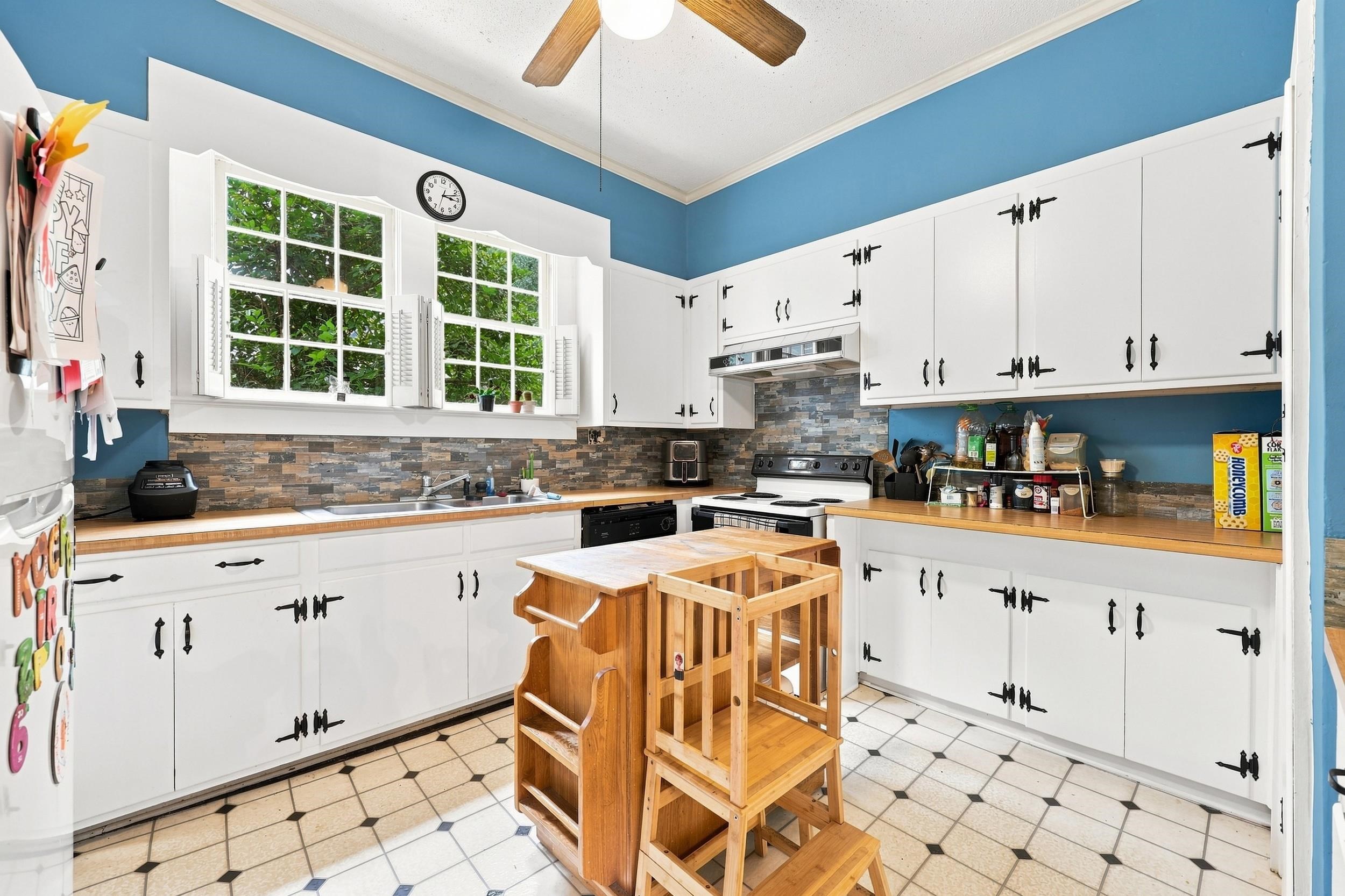 130 Cooper St. Property Photo 18