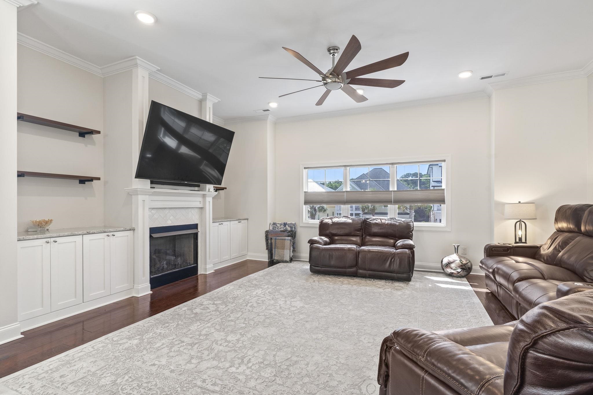 350 Harbour View Dr. Property Photo 8