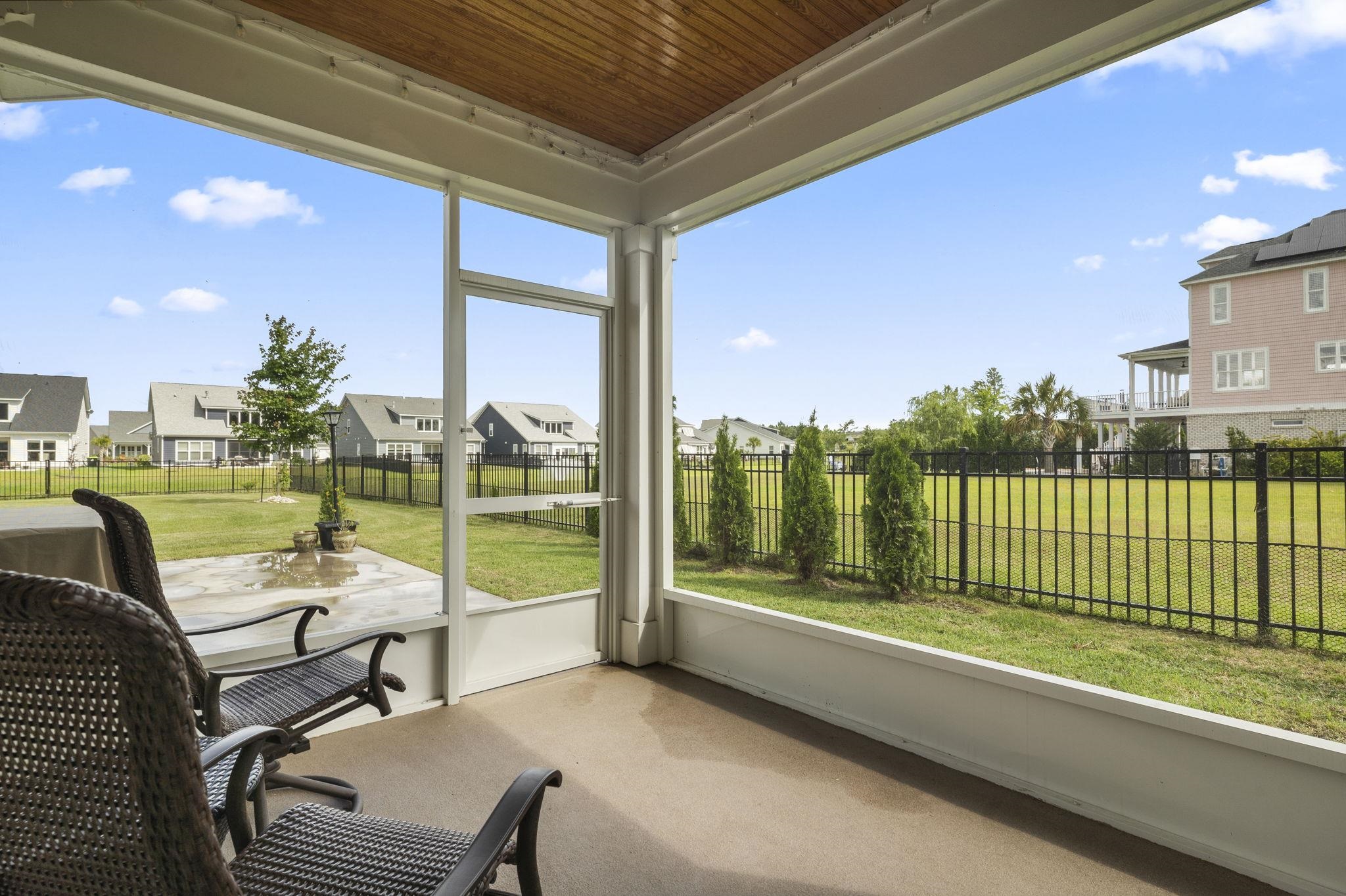 350 Harbour View Dr. Property Photo 37