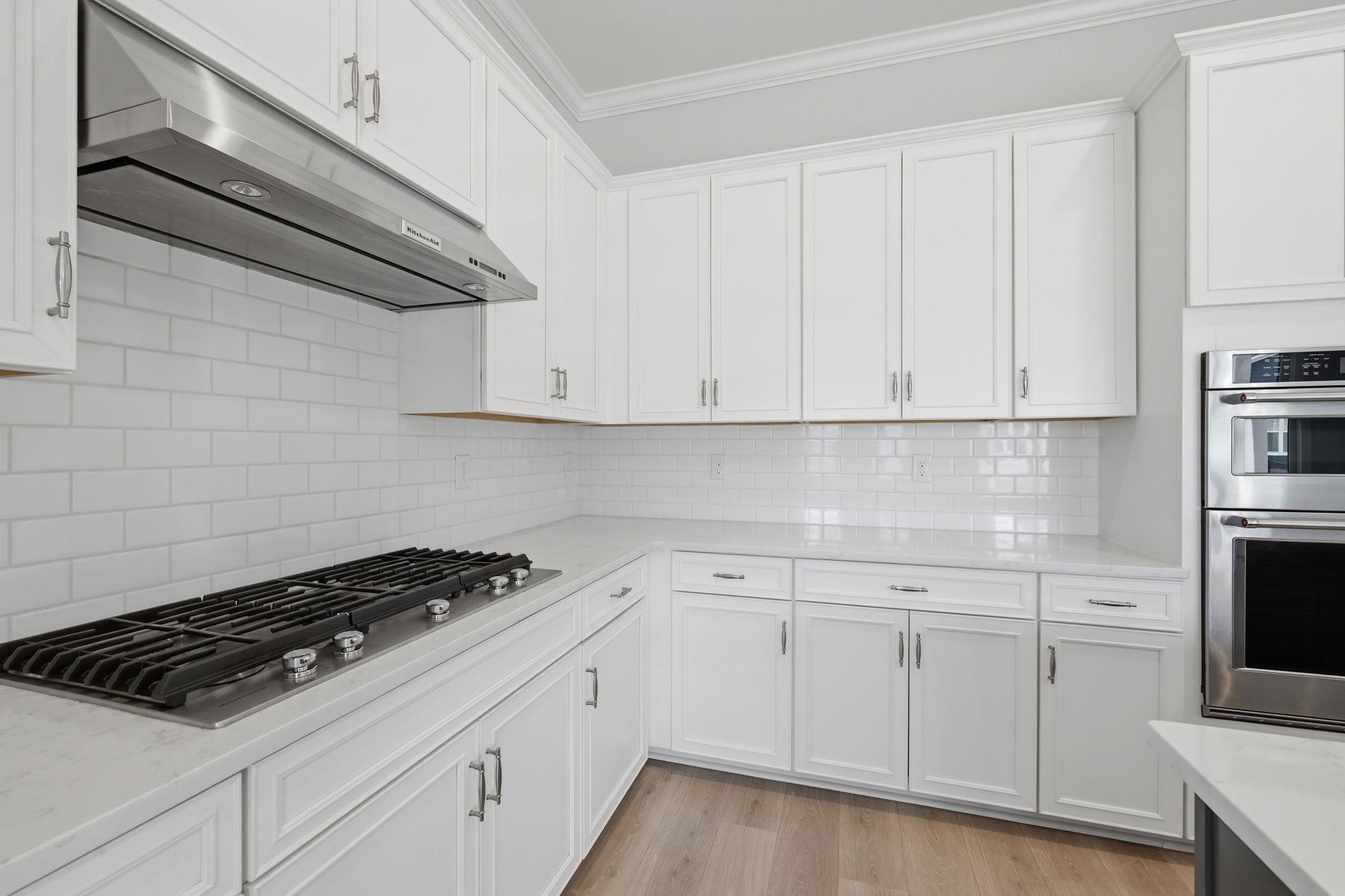 6423 Berg St. Property Photo 8