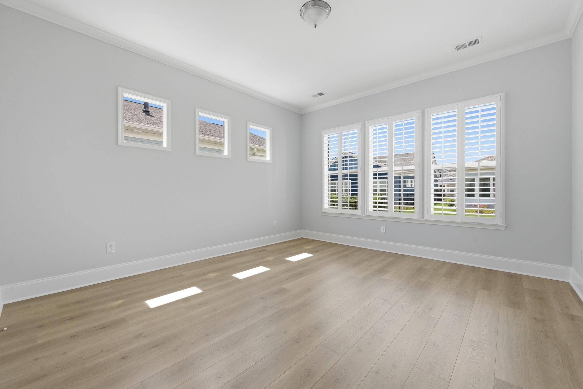 6423 Berg St. Property Photo 15