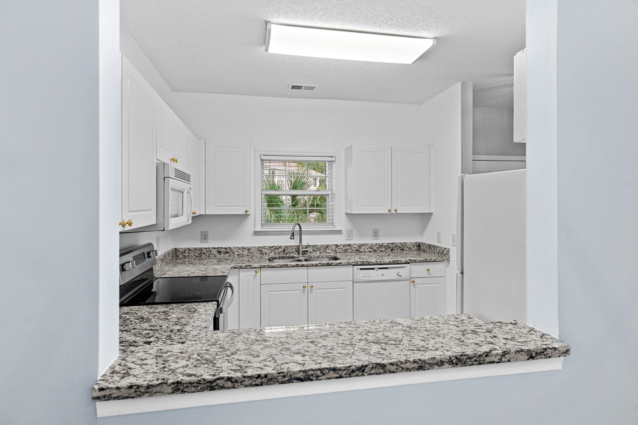 5825 Catalina Dr. Property Photo 21