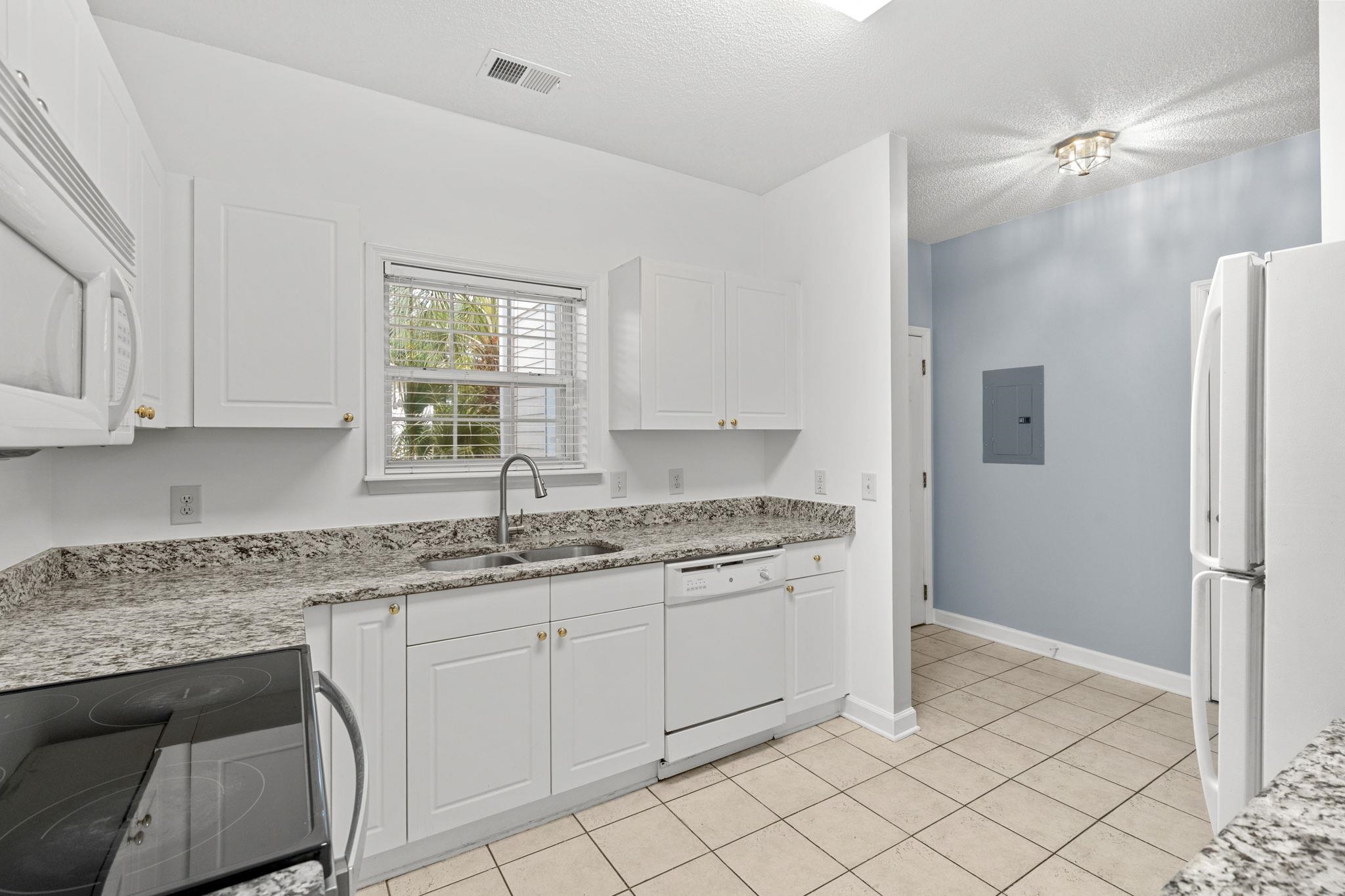 5825 Catalina Dr. Property Photo 26