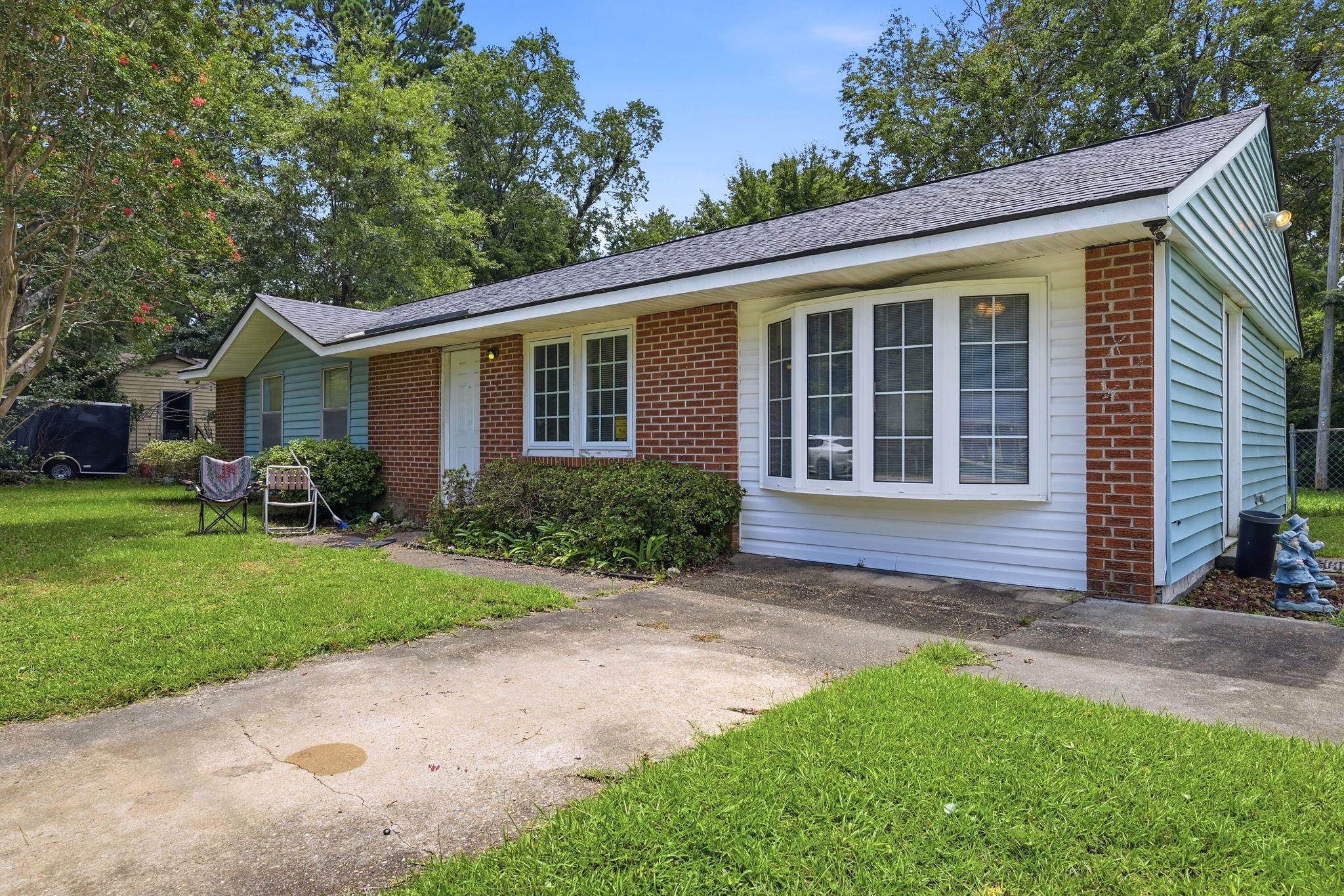 1261 Naylor Ave. Property Photo 2
