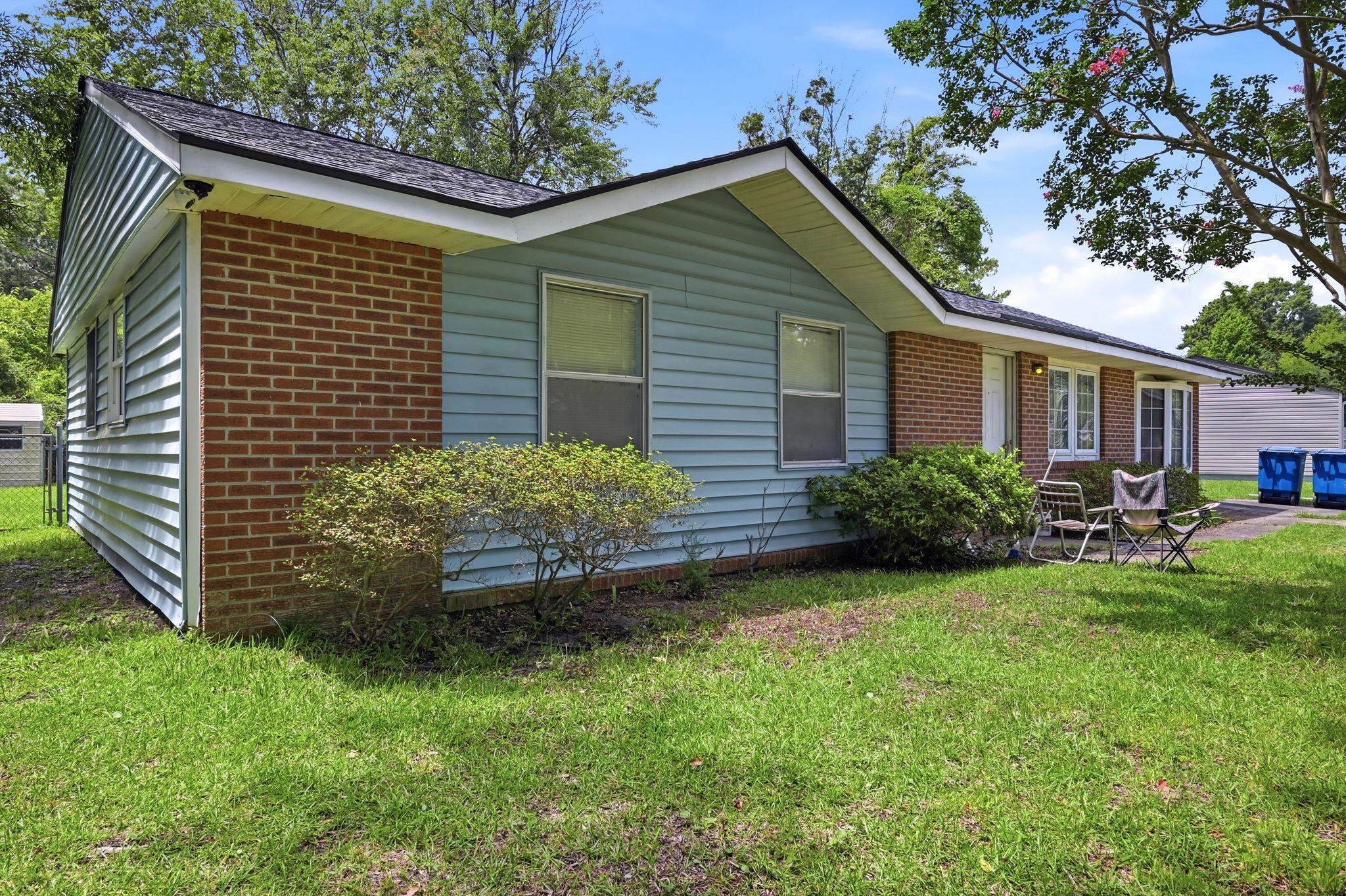 1261 Naylor Ave. Property Photo 3