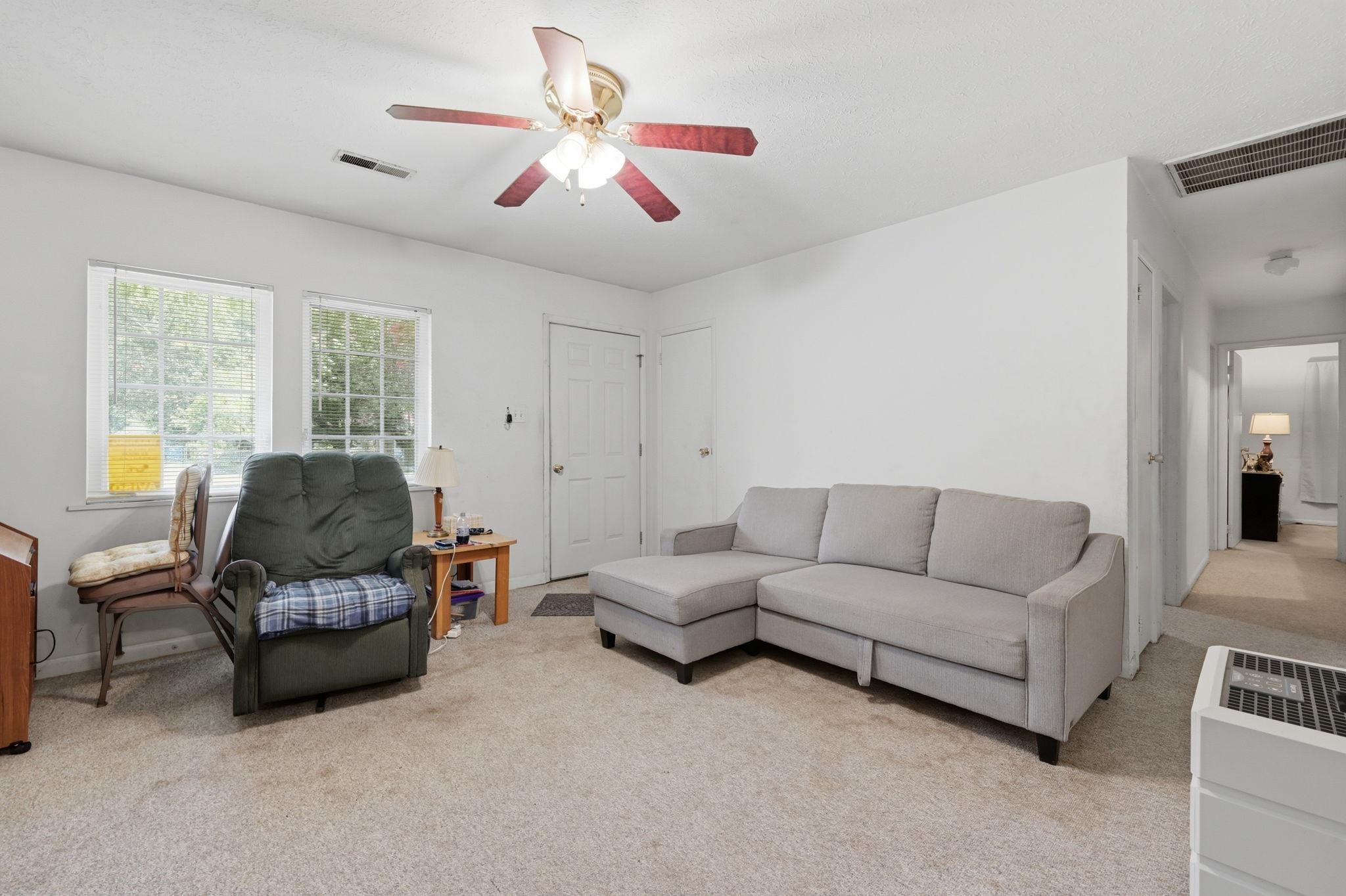1261 Naylor Ave. Property Photo 7