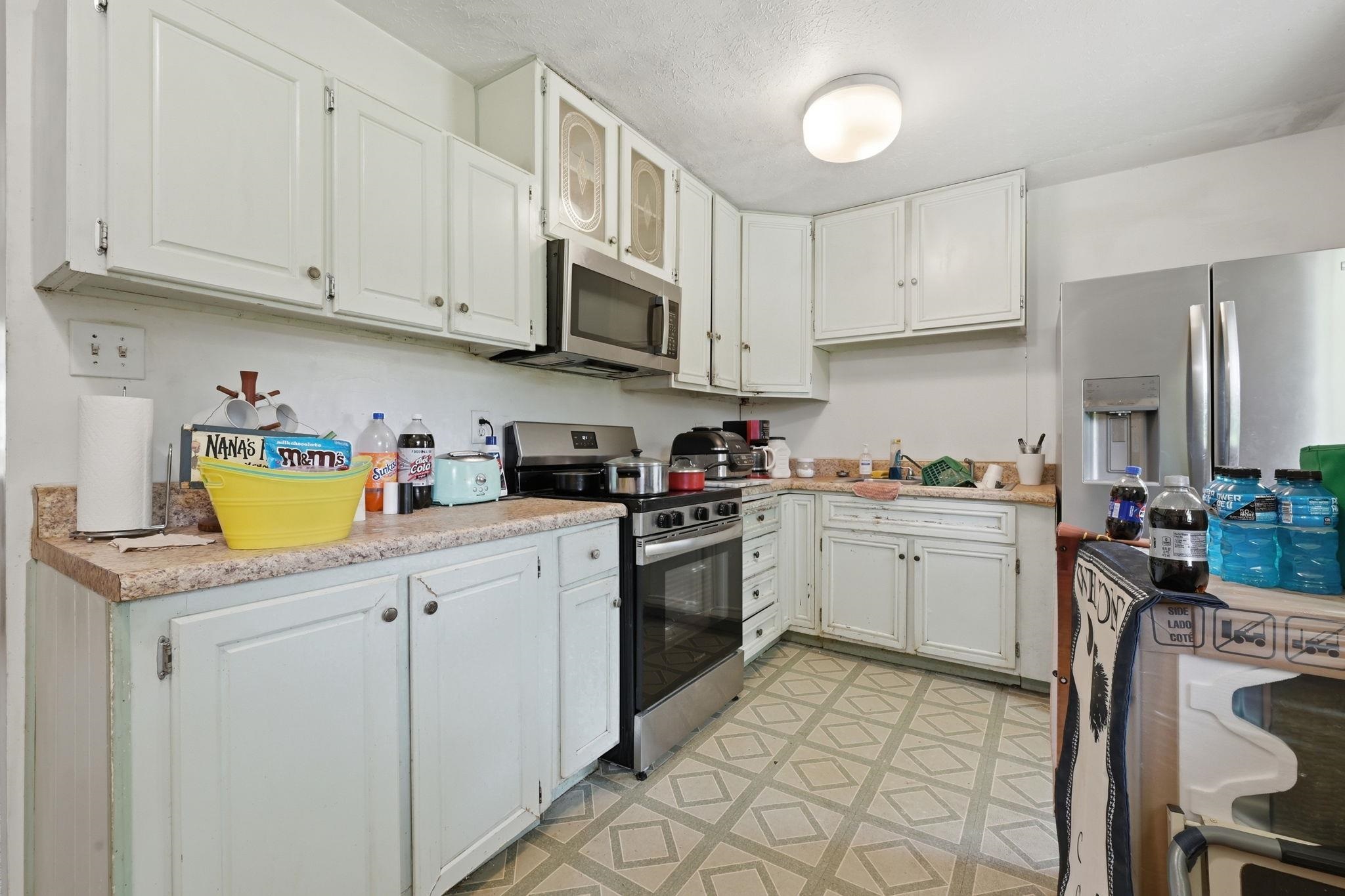 1261 Naylor Ave. Property Photo 9