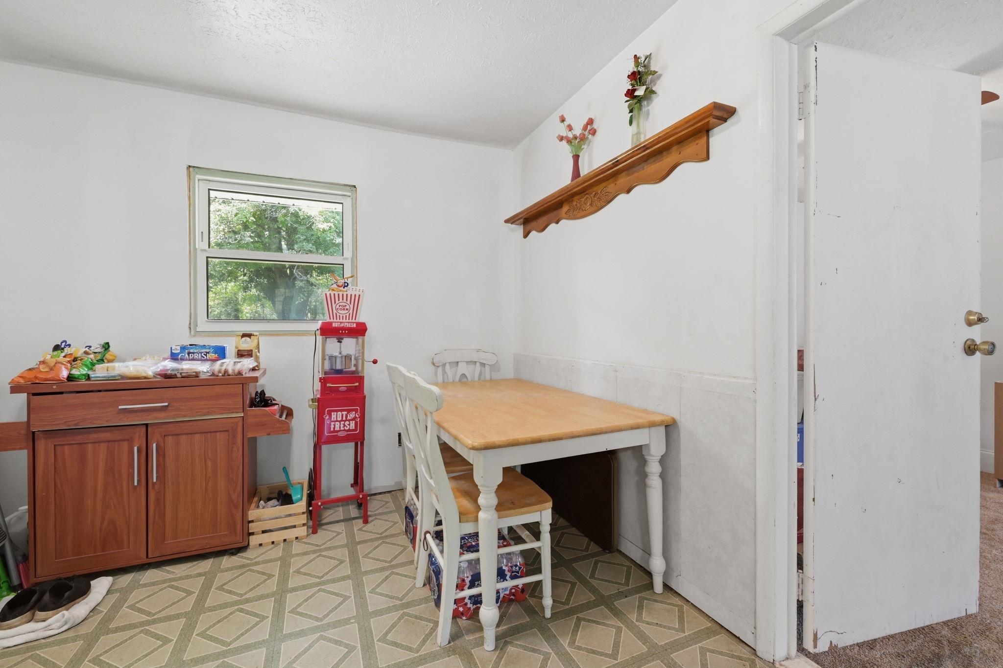 1261 Naylor Ave. Property Photo 10