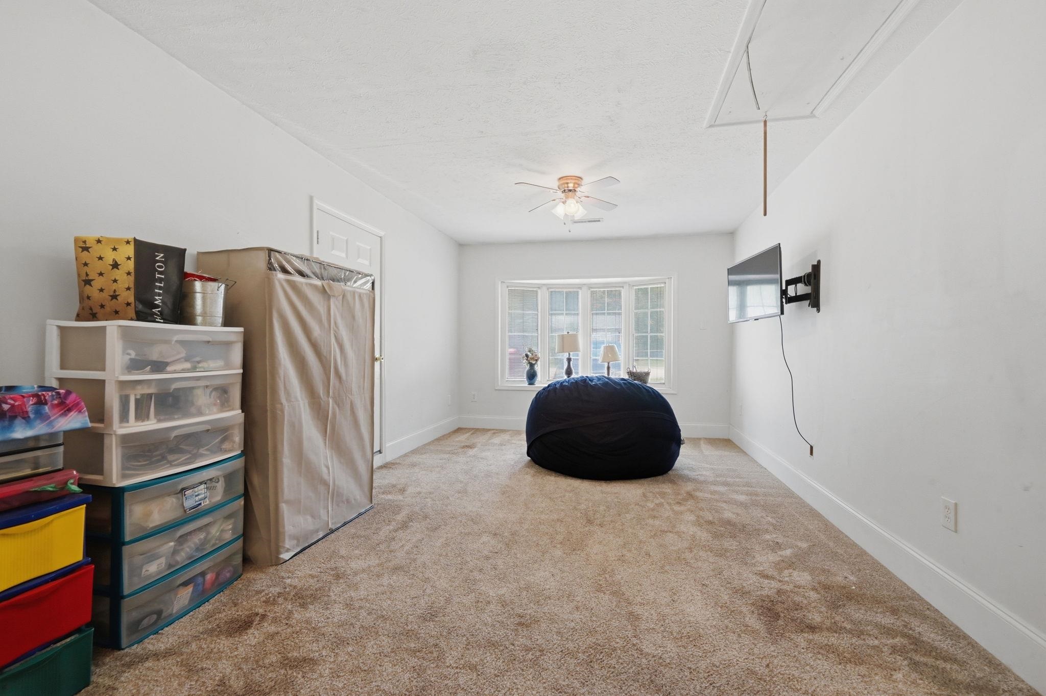 1261 Naylor Ave. Property Photo 11