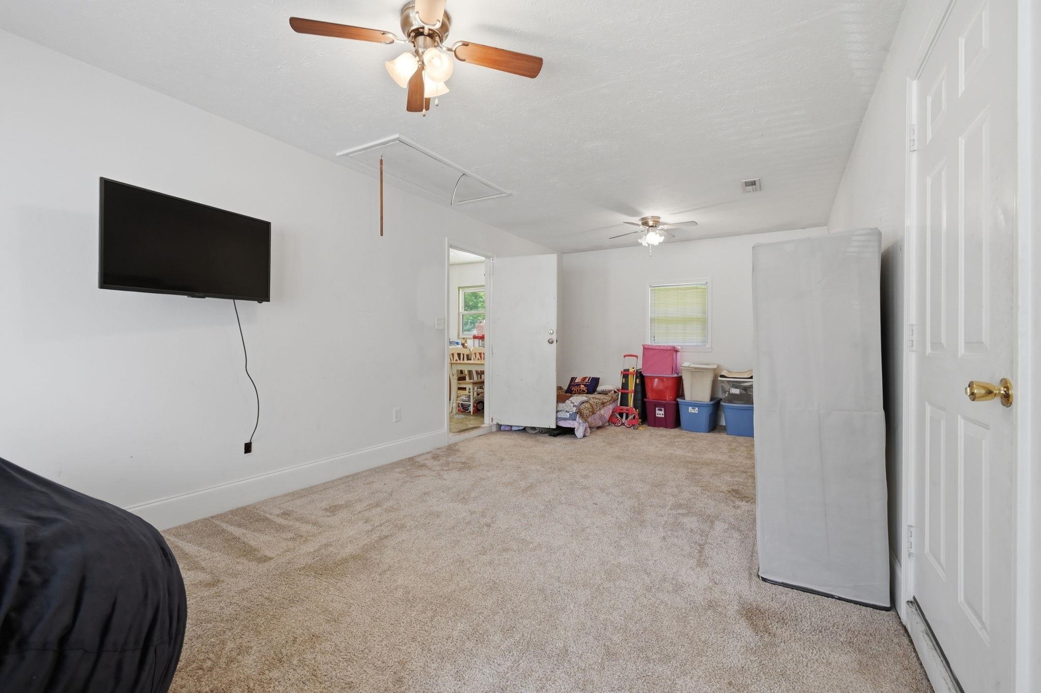 1261 Naylor Ave. Property Photo 12