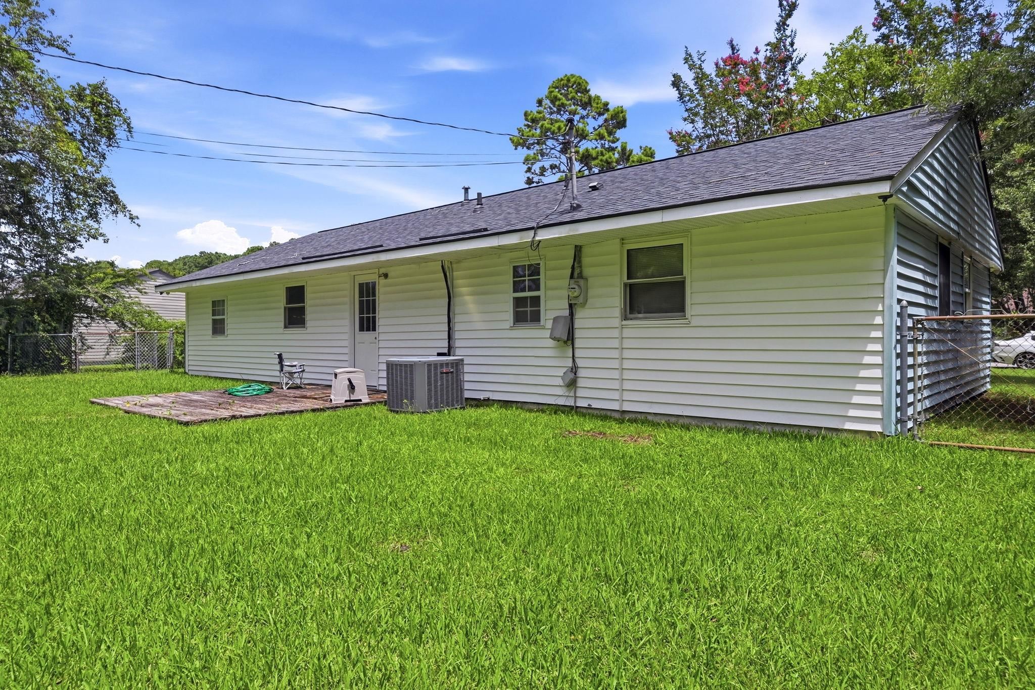 1261 Naylor Ave. Property Photo 25