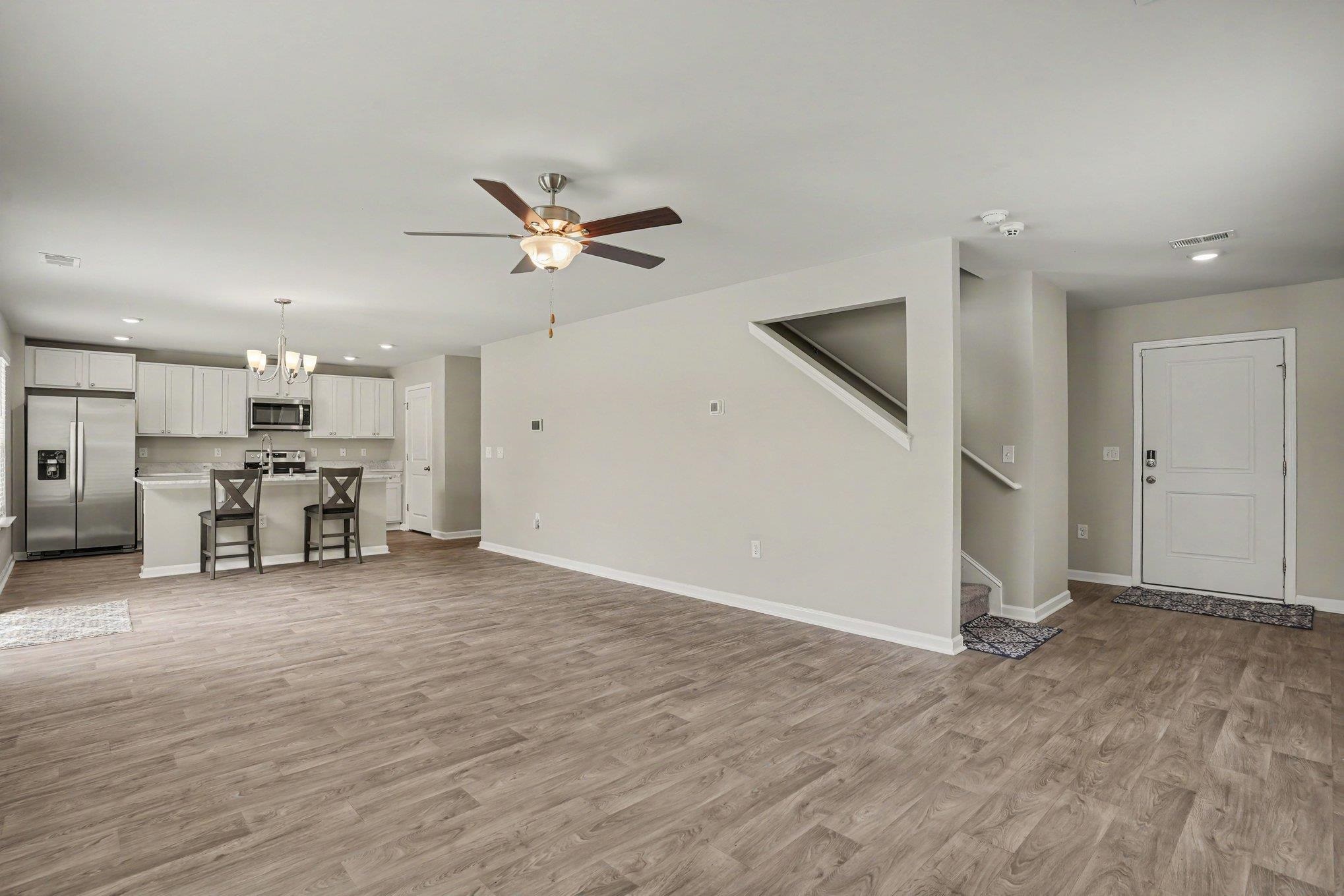 312 Spruce Pine Way Property Photo 3