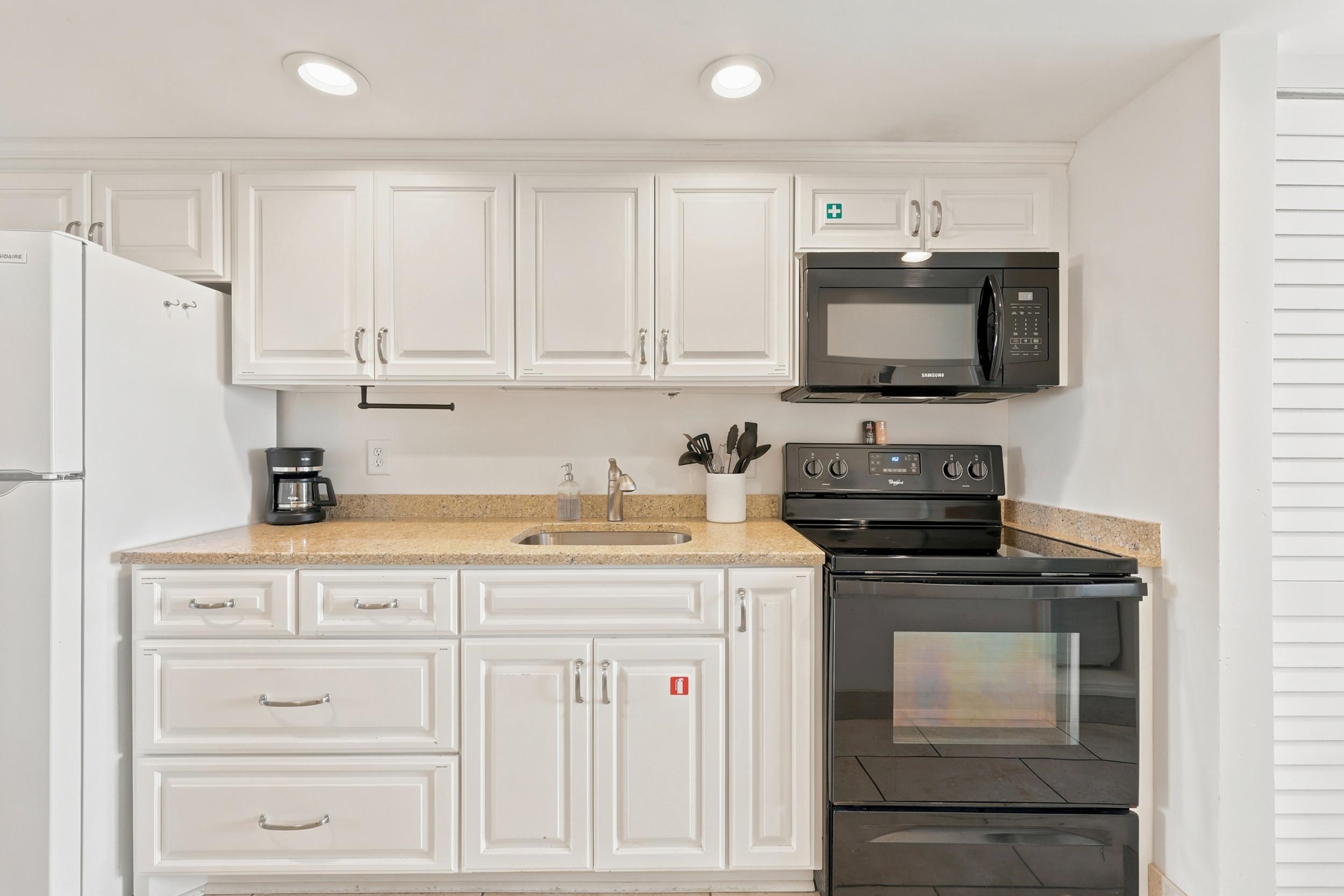 2000 N Ocean Blvd. Property Photo 8