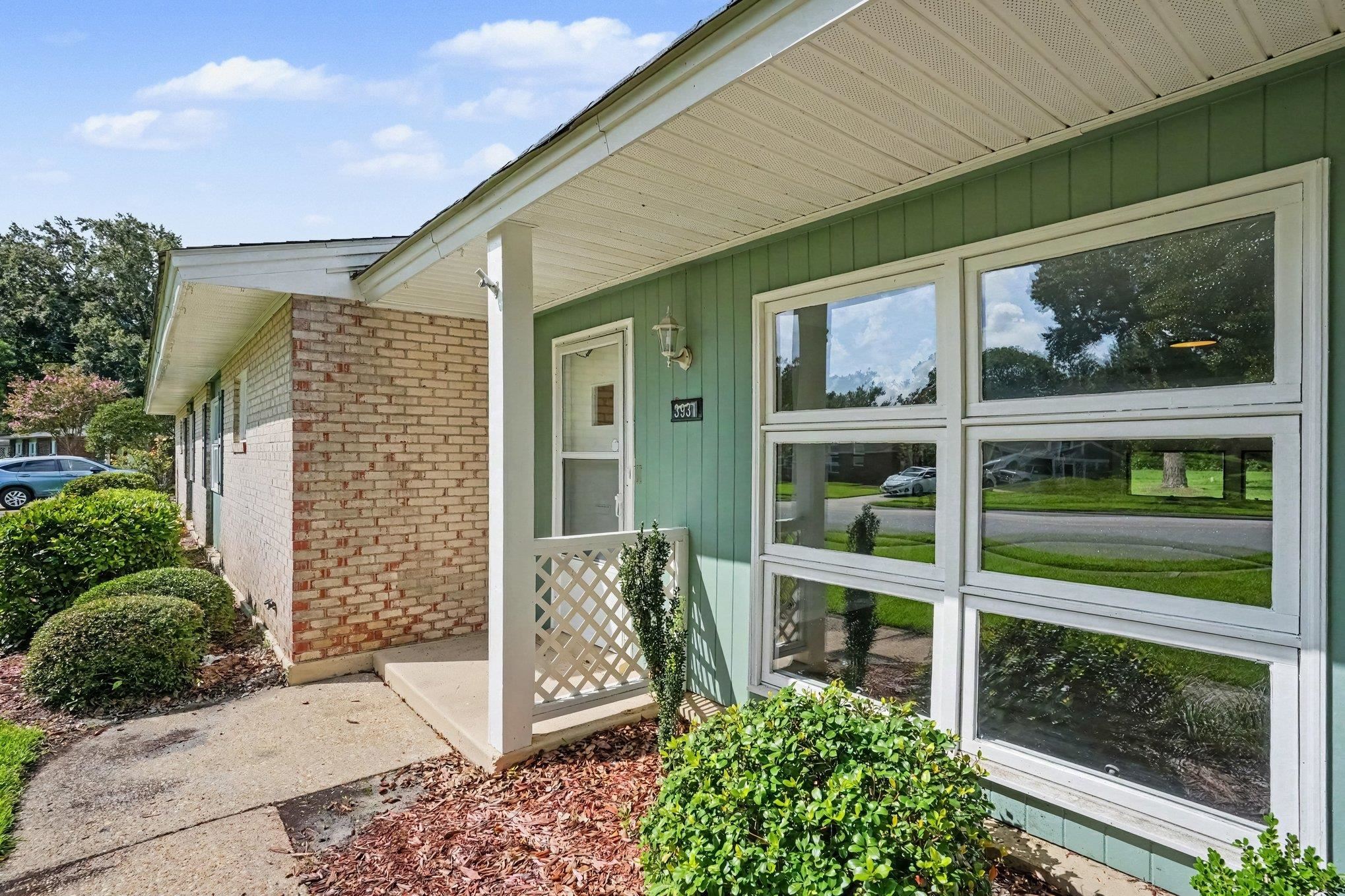3931 Spruce Dr. Property Photo 2
