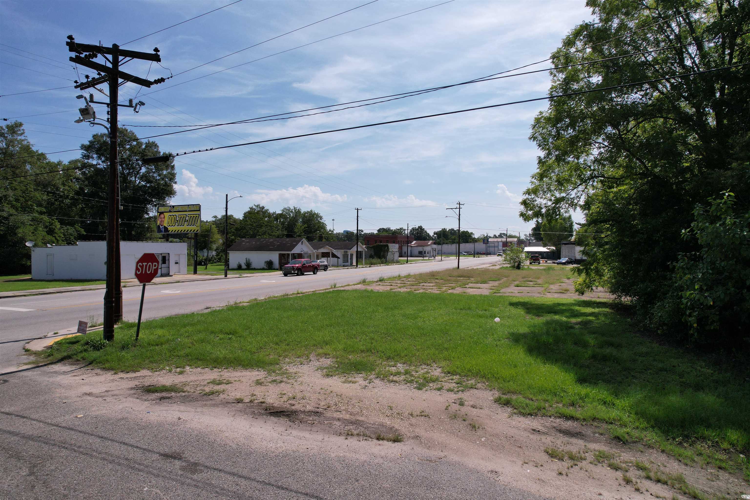 201 W Main St. Property Photo 2