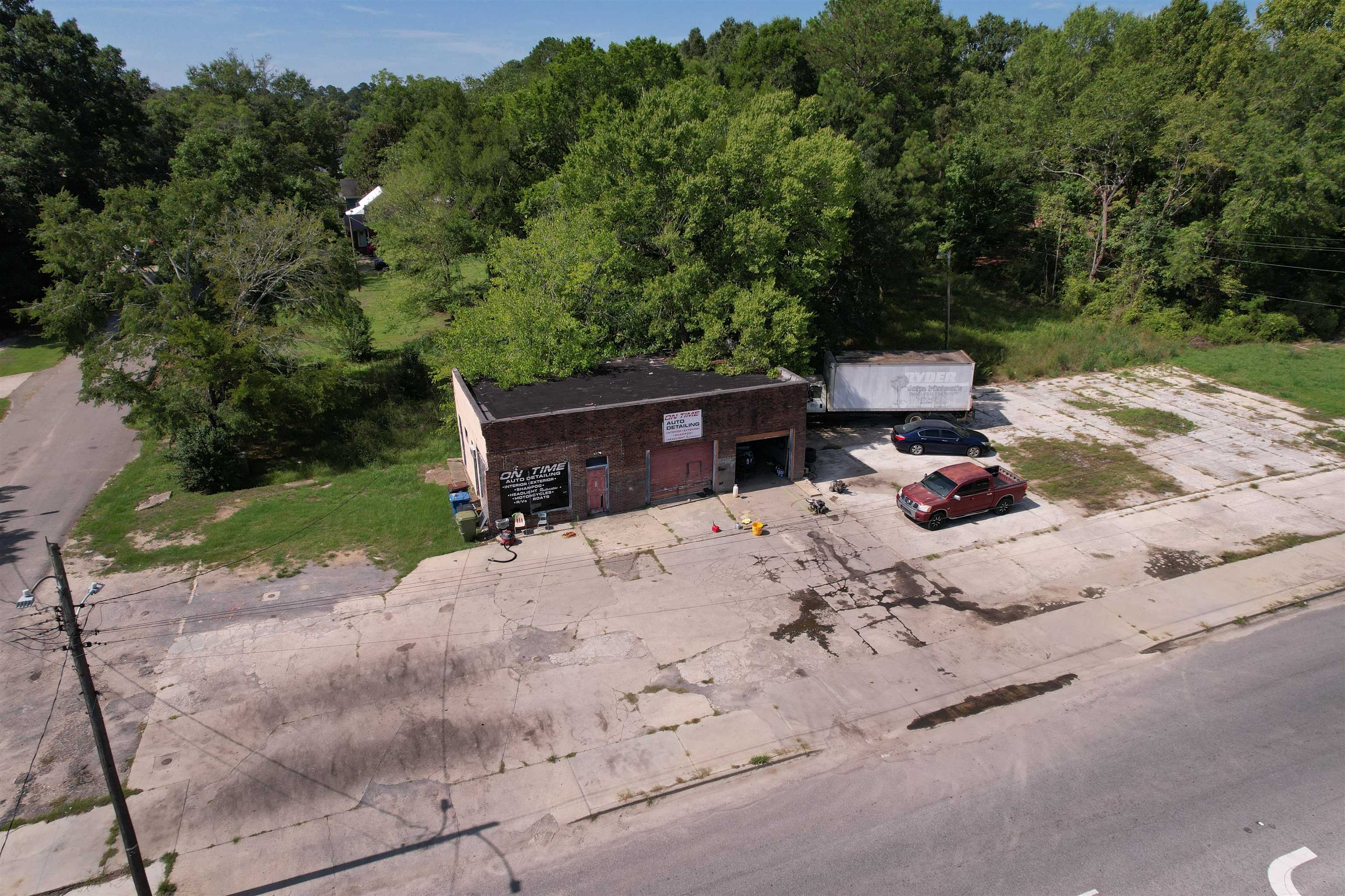 201 W Main St. Property Photo 7