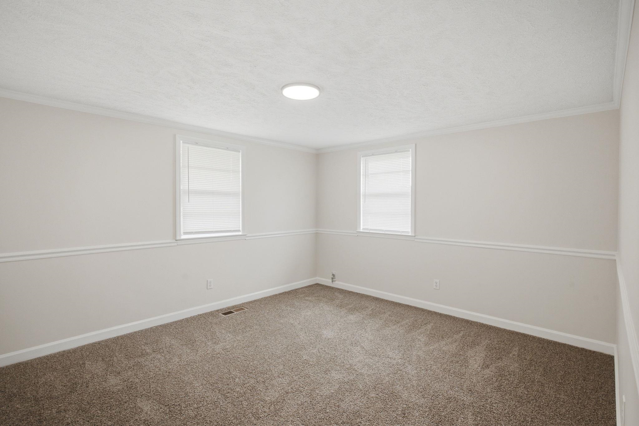 2101 Housand Loop Property Photo 5
