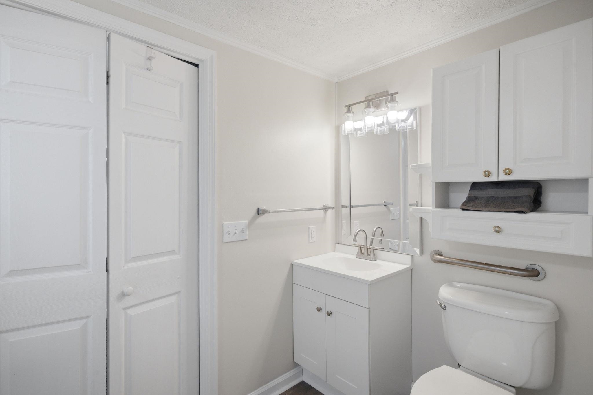 2101 Housand Loop Property Photo 16