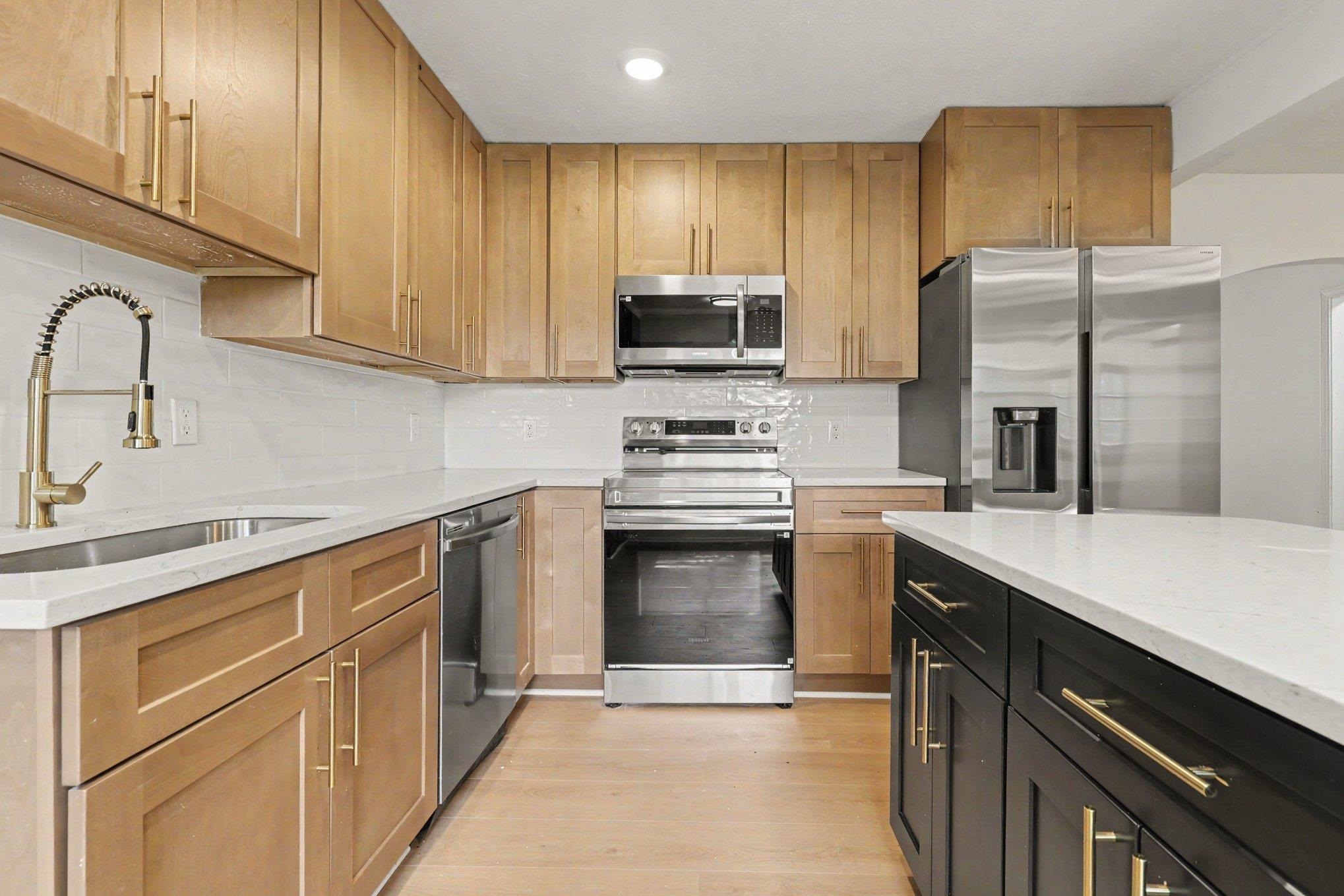 2405 S Island Rd. Property Photo 4