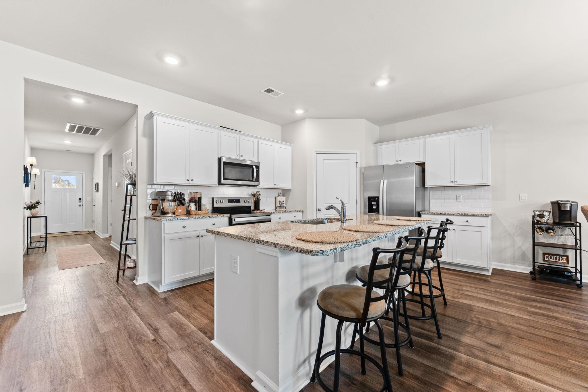 502 Sagebrush St. Property Photo 4
