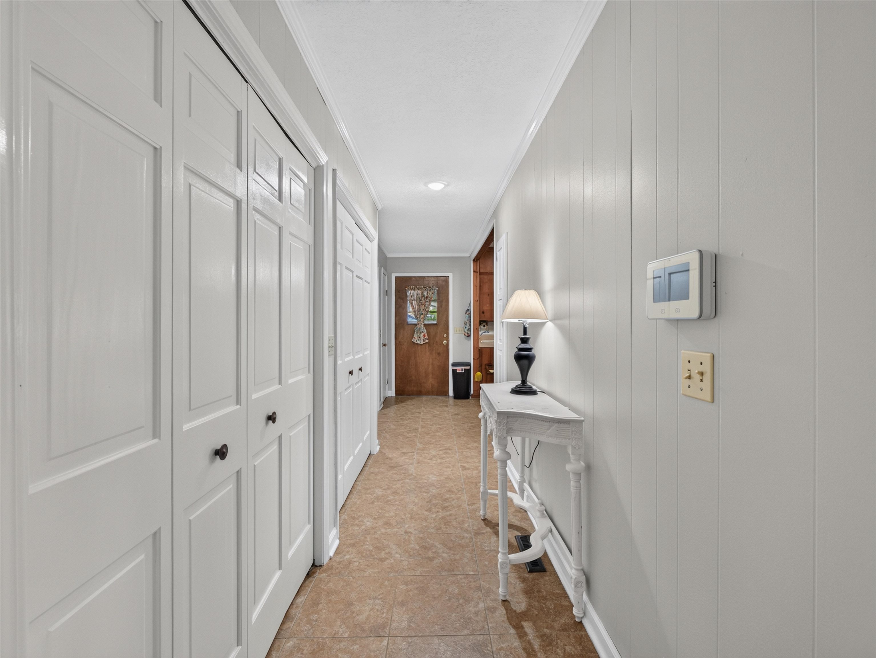 300 E Lloyd St. Property Photo 13