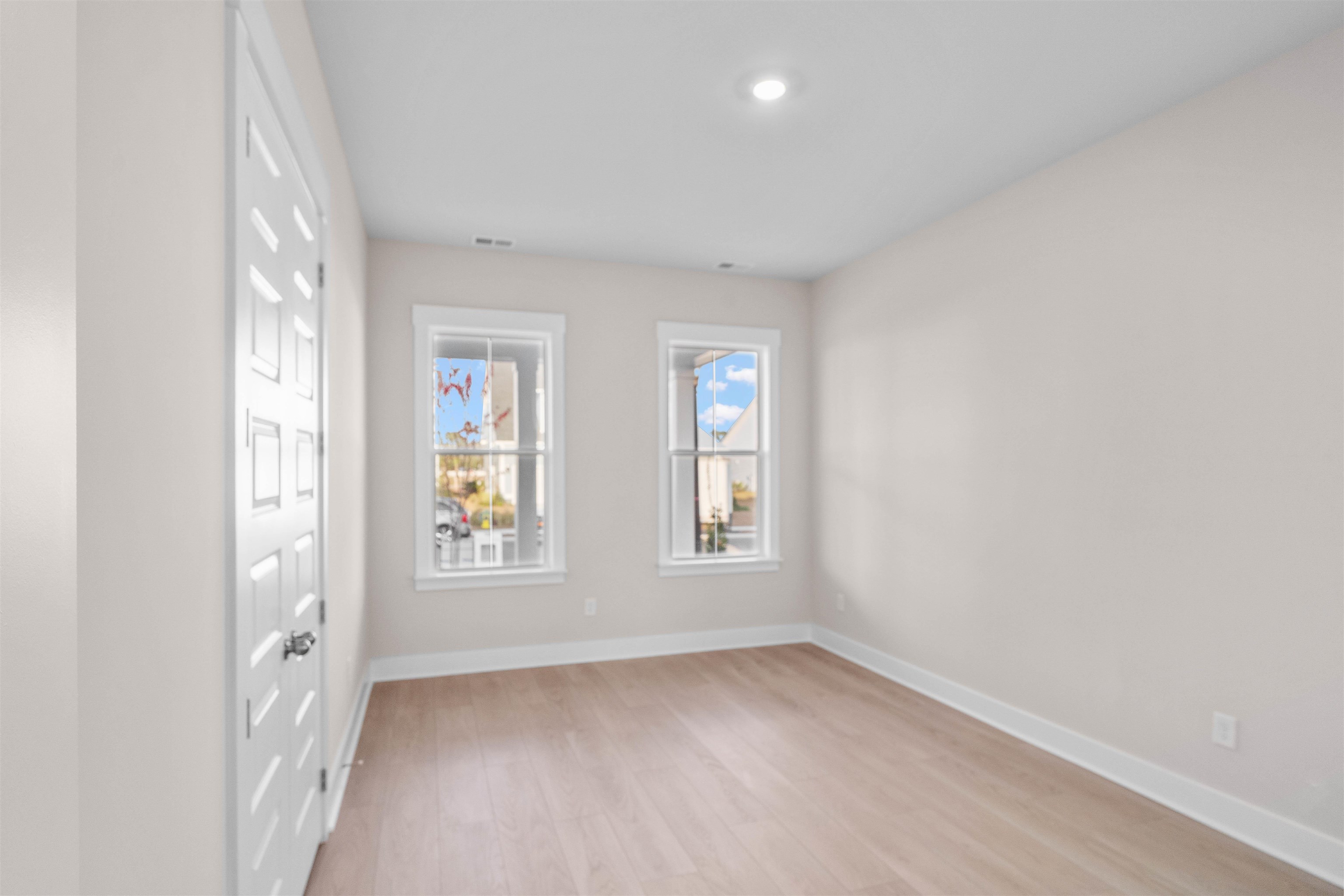 316 Colonnade Ave Property Photo 9